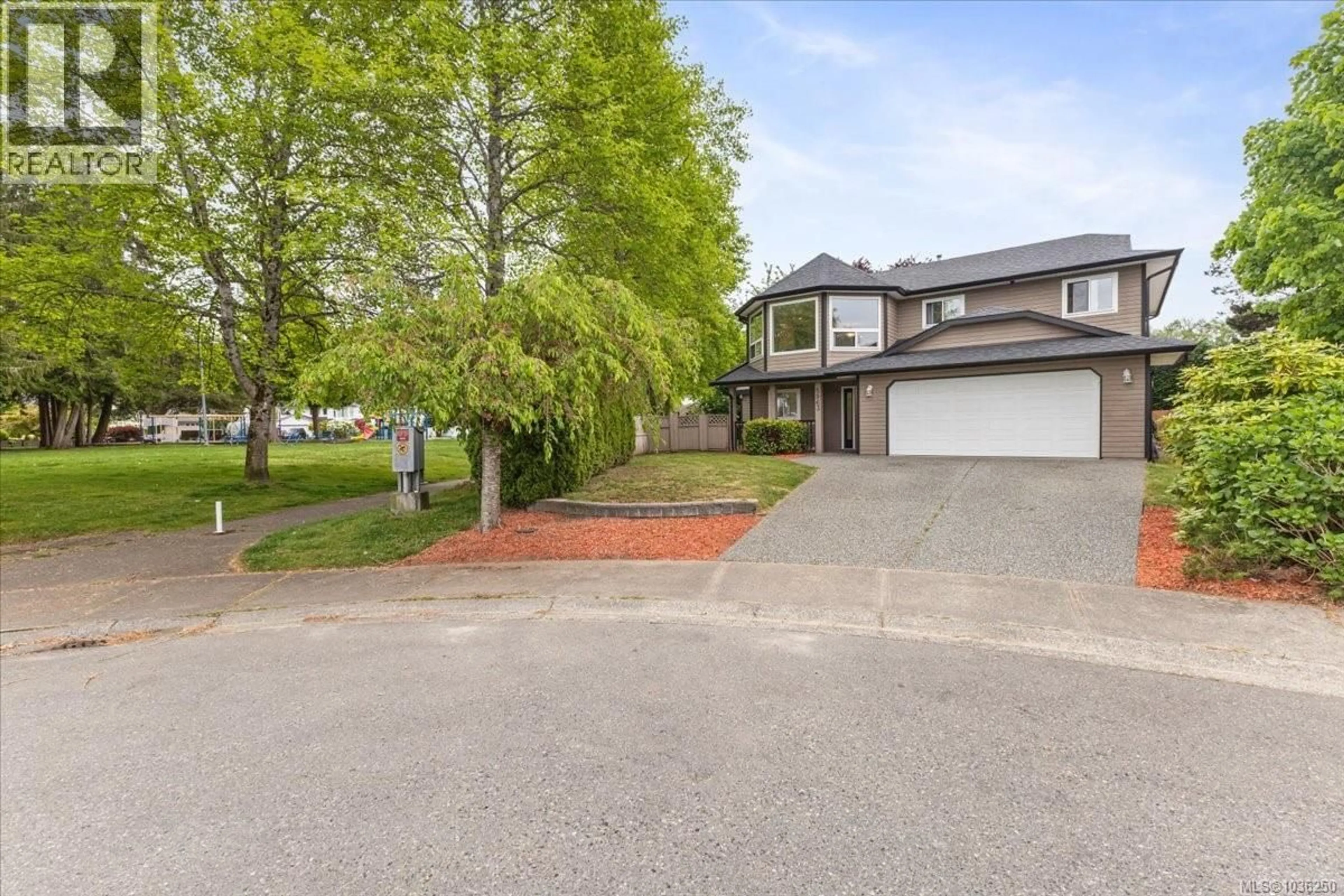 A pic from outside/outdoor area/front of a property/back of a property/a pic from drone, street for 5963 CATHEDRAL CRESCENT, Nanaimo British Columbia V9T6B1