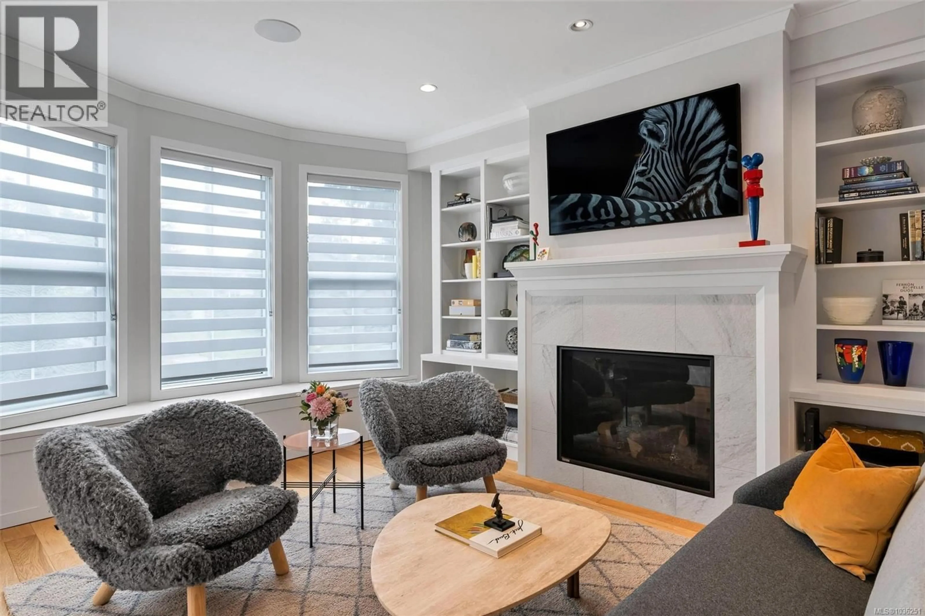 Living room with furniture, unknown for 1034 PENTRELEW PLACE, Victoria British Columbia V8V3L1