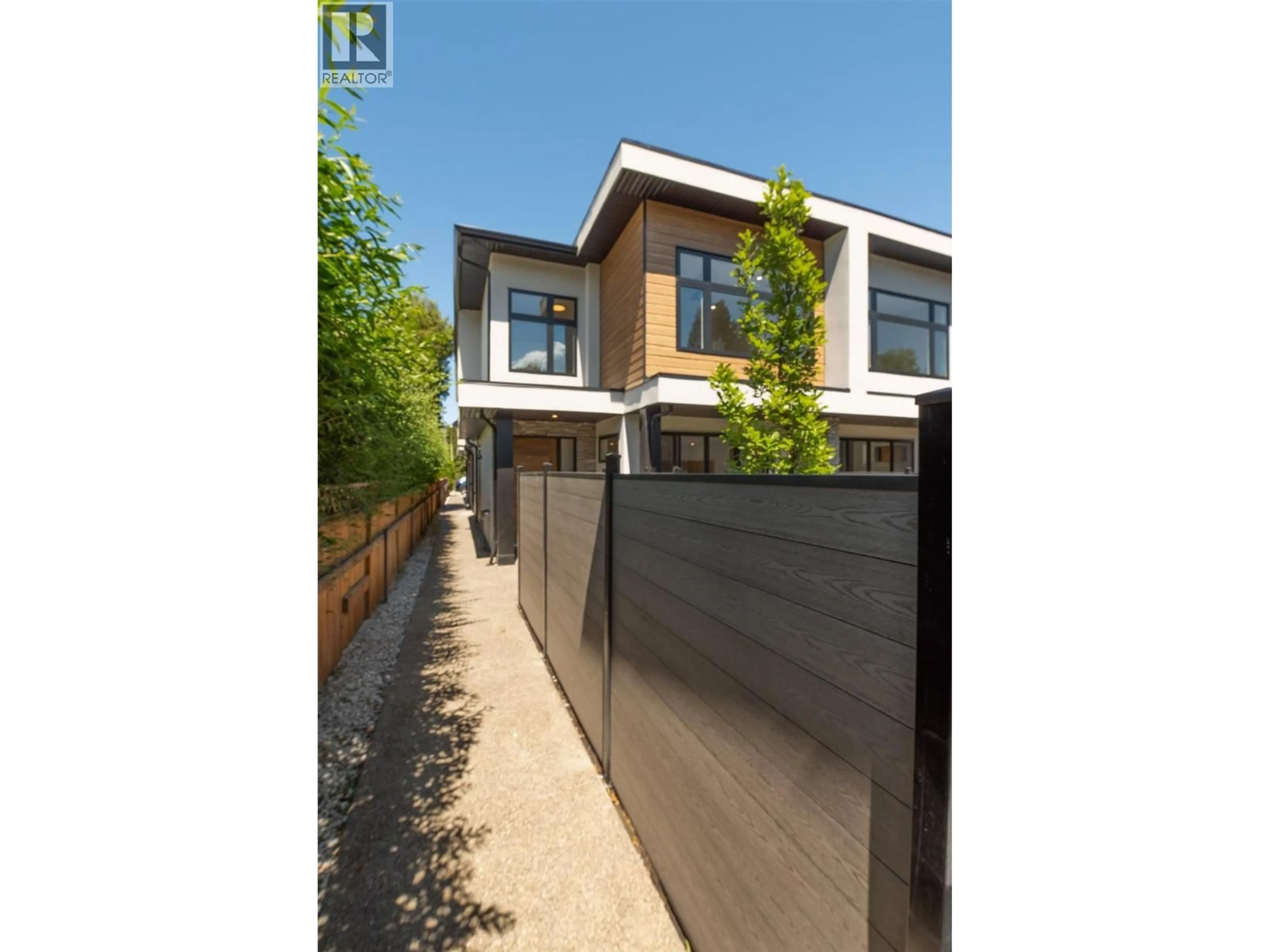 Unknown for 3 - 839 LAWSON AVENUE, Kelowna British Columbia V1Y6S9