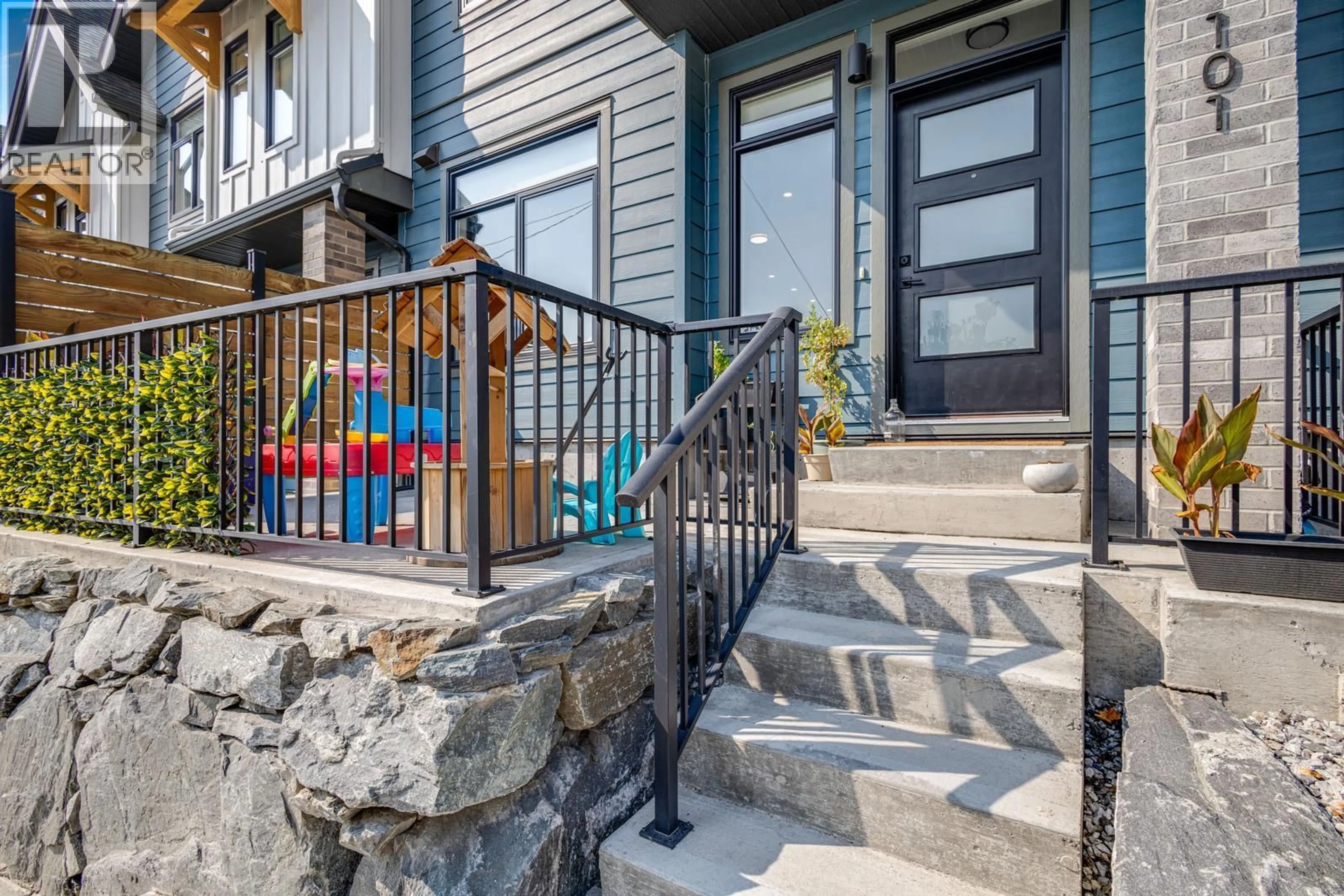 Unknown for 101 - 1435 CARA GLEN COURT, Kelowna British Columbia V1V0G1