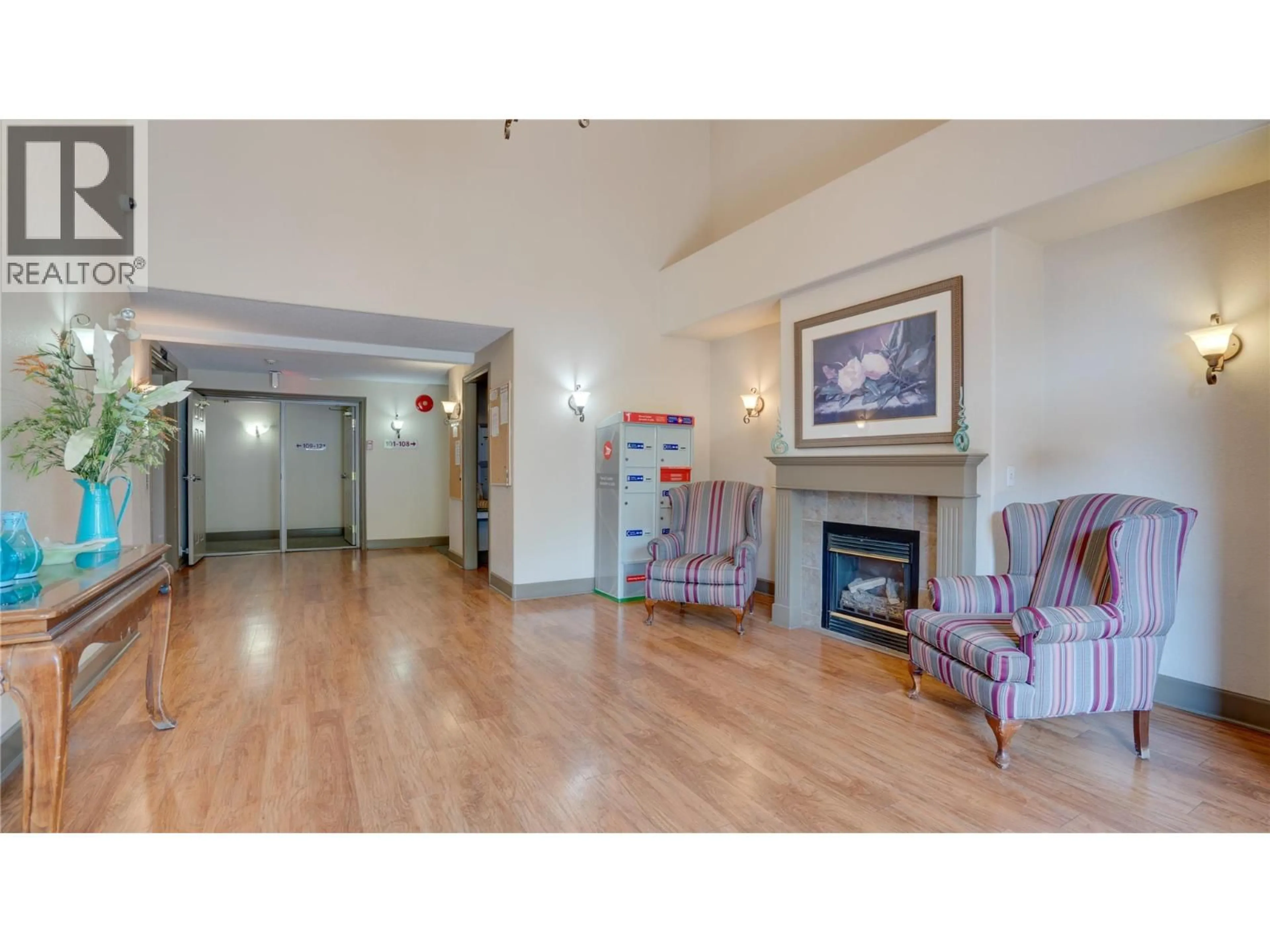 Indoor foyer for 115 - 555 HOUGHTON ROAD, Kelowna British Columbia V1X7P9