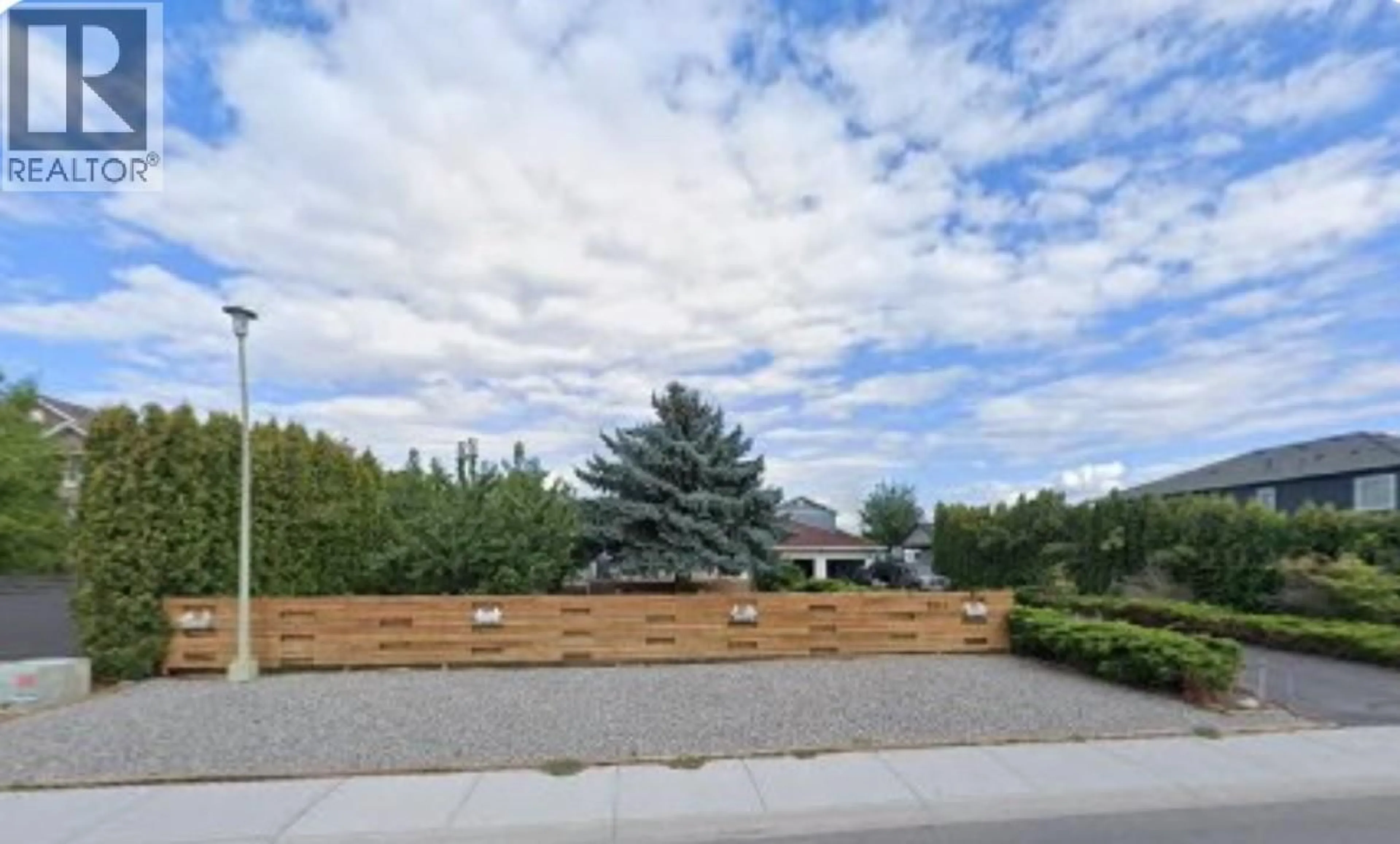 Patio, street for 2611 GUIDI ROAD, West Kelowna British Columbia V1Z3J9
