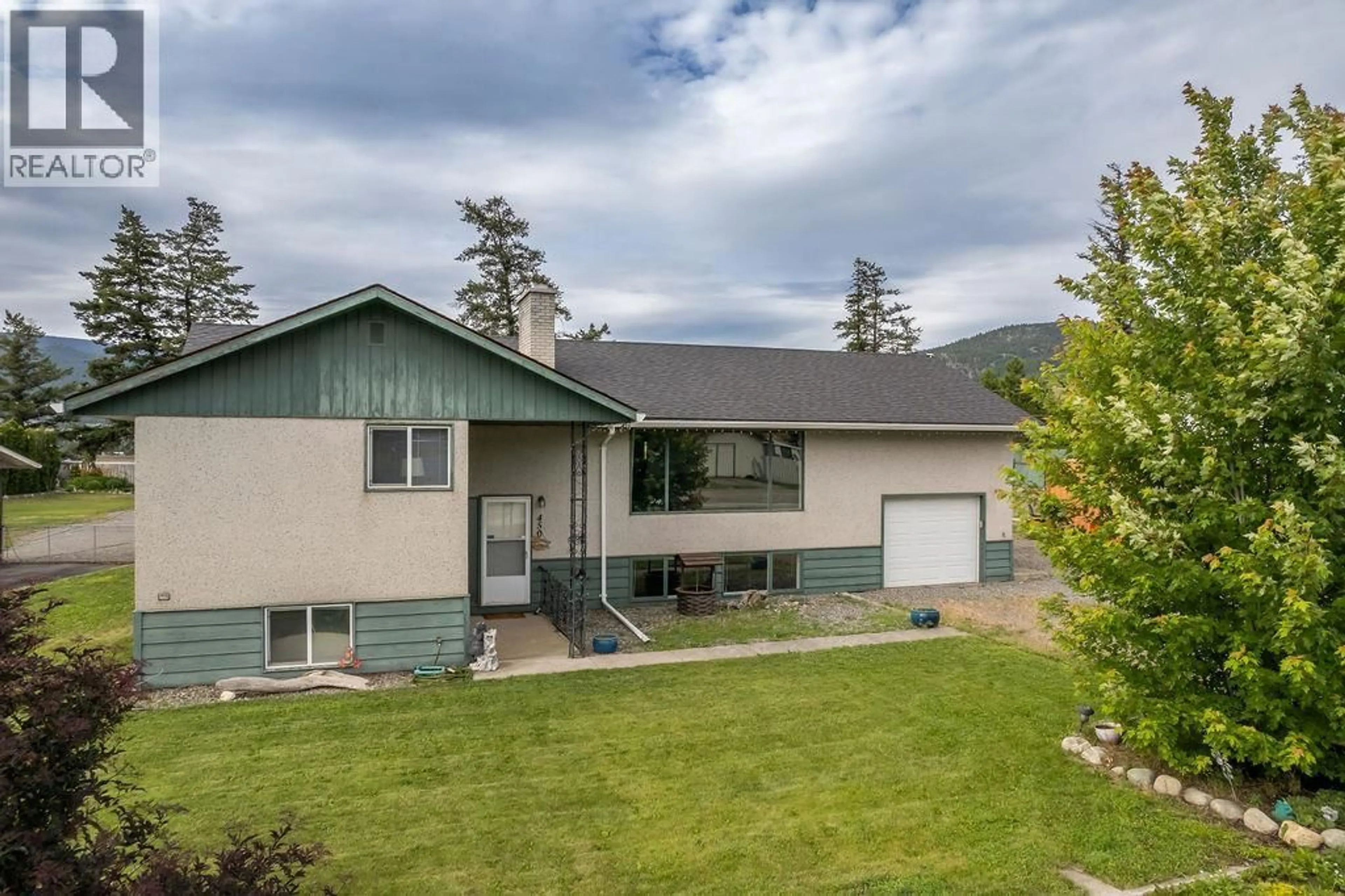 Home with vinyl exterior material, mountain view for 450 STATION ROAD, Kamloops British Columbia V2H0B5