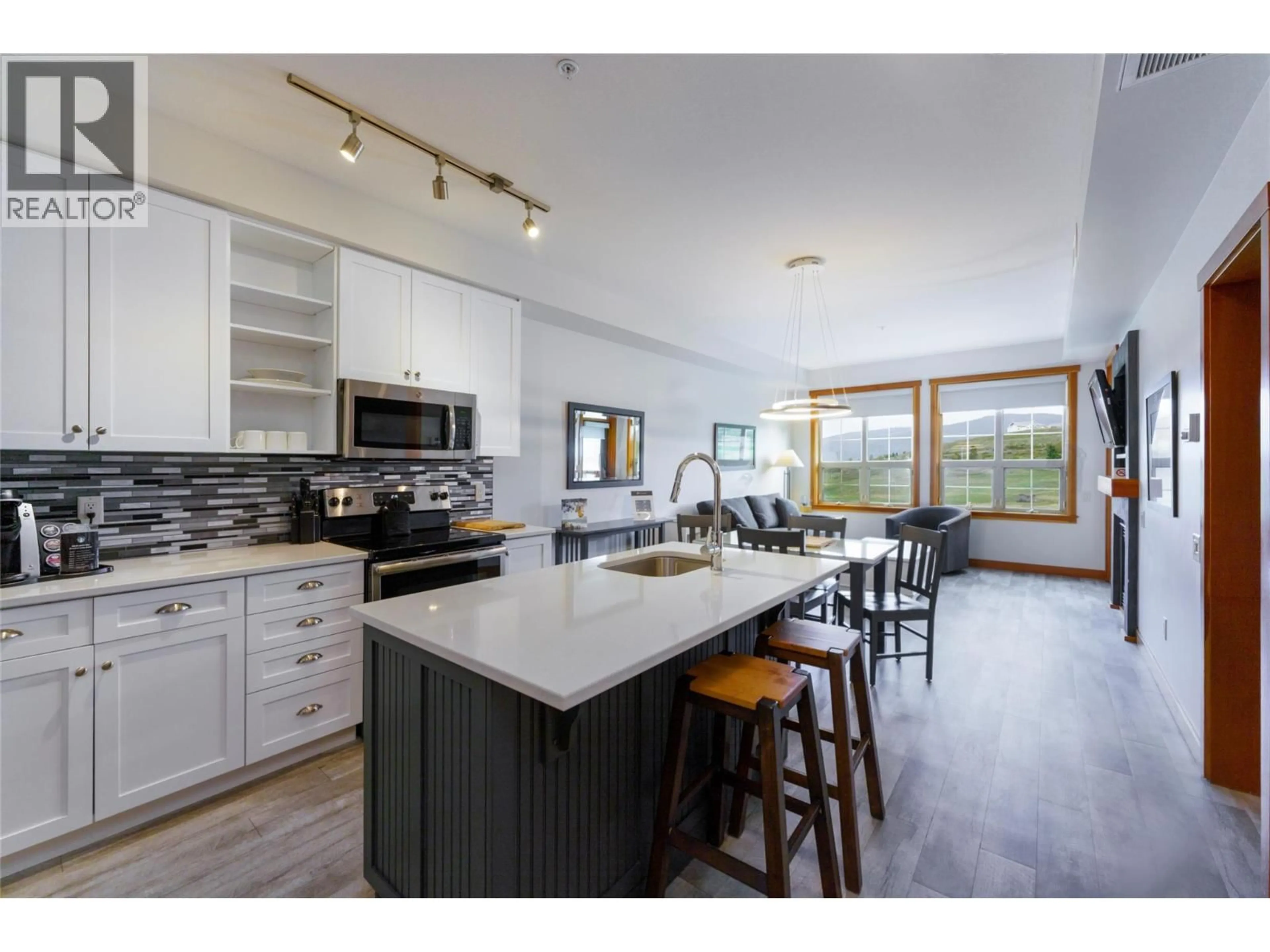 Open concept kitchen, unknown for 324 - 105 VILLAGE CENTRE COURT, Vernon British Columbia V1H1Y8