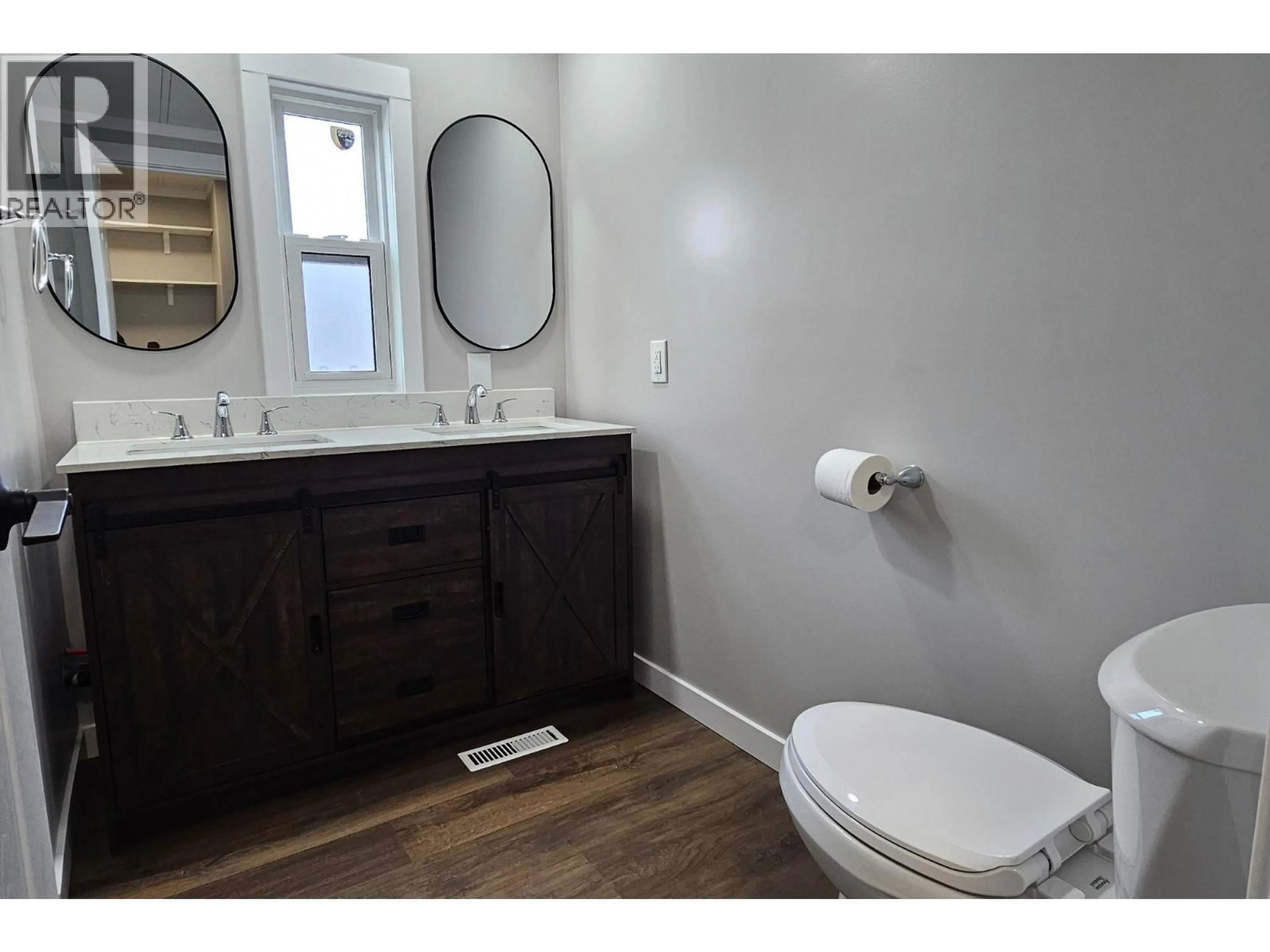 Standard bathroom, unknown for 4 - 1401 NICOLA AVENUE, Merritt British Columbia V1K1L8