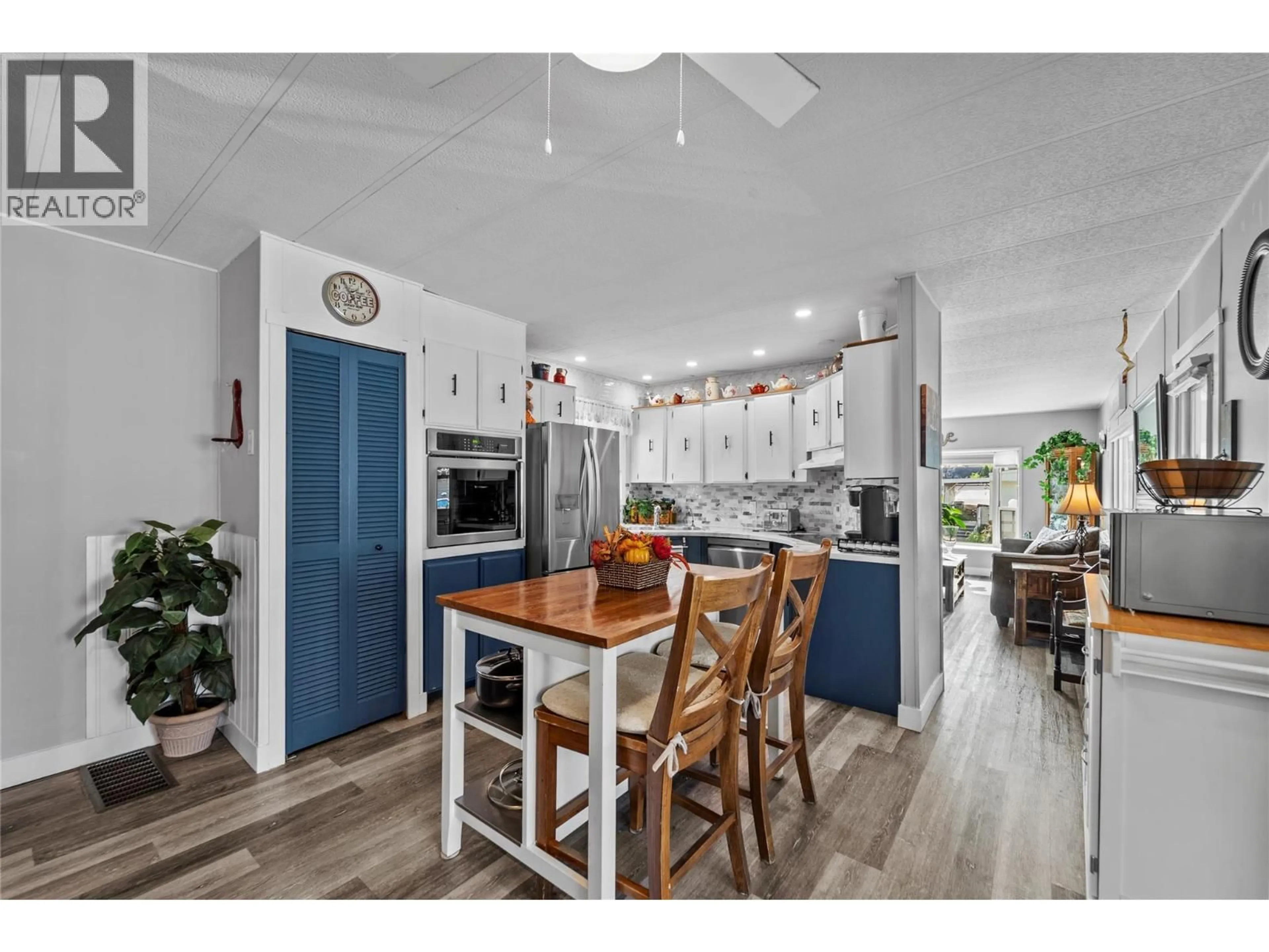 Open concept kitchen, unknown for 62 - 2401 ORD ROAD, Kamloops British Columbia V2B7V8
