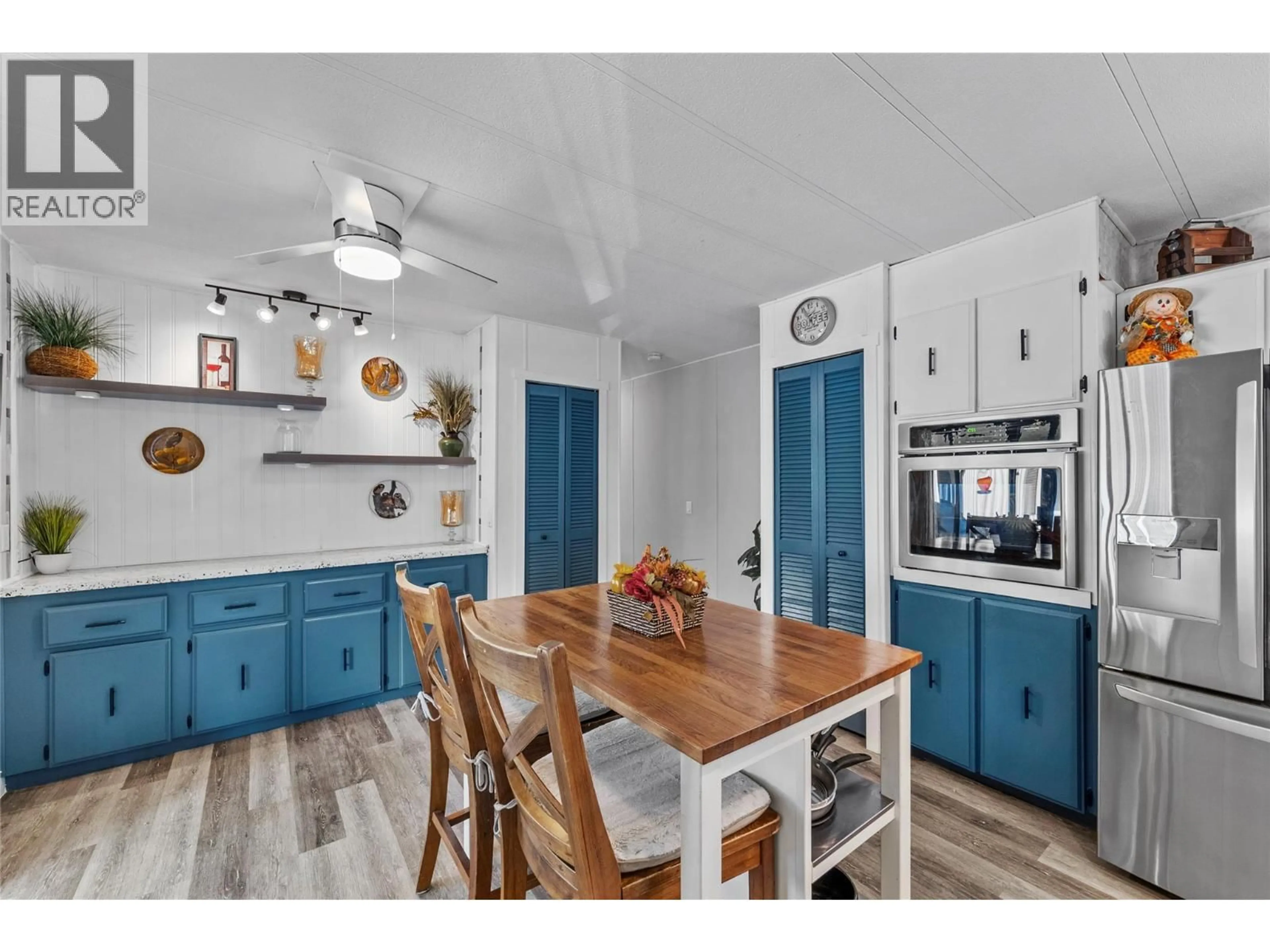Open concept kitchen, unknown for 62 - 2401 ORD ROAD, Kamloops British Columbia V2B7V8