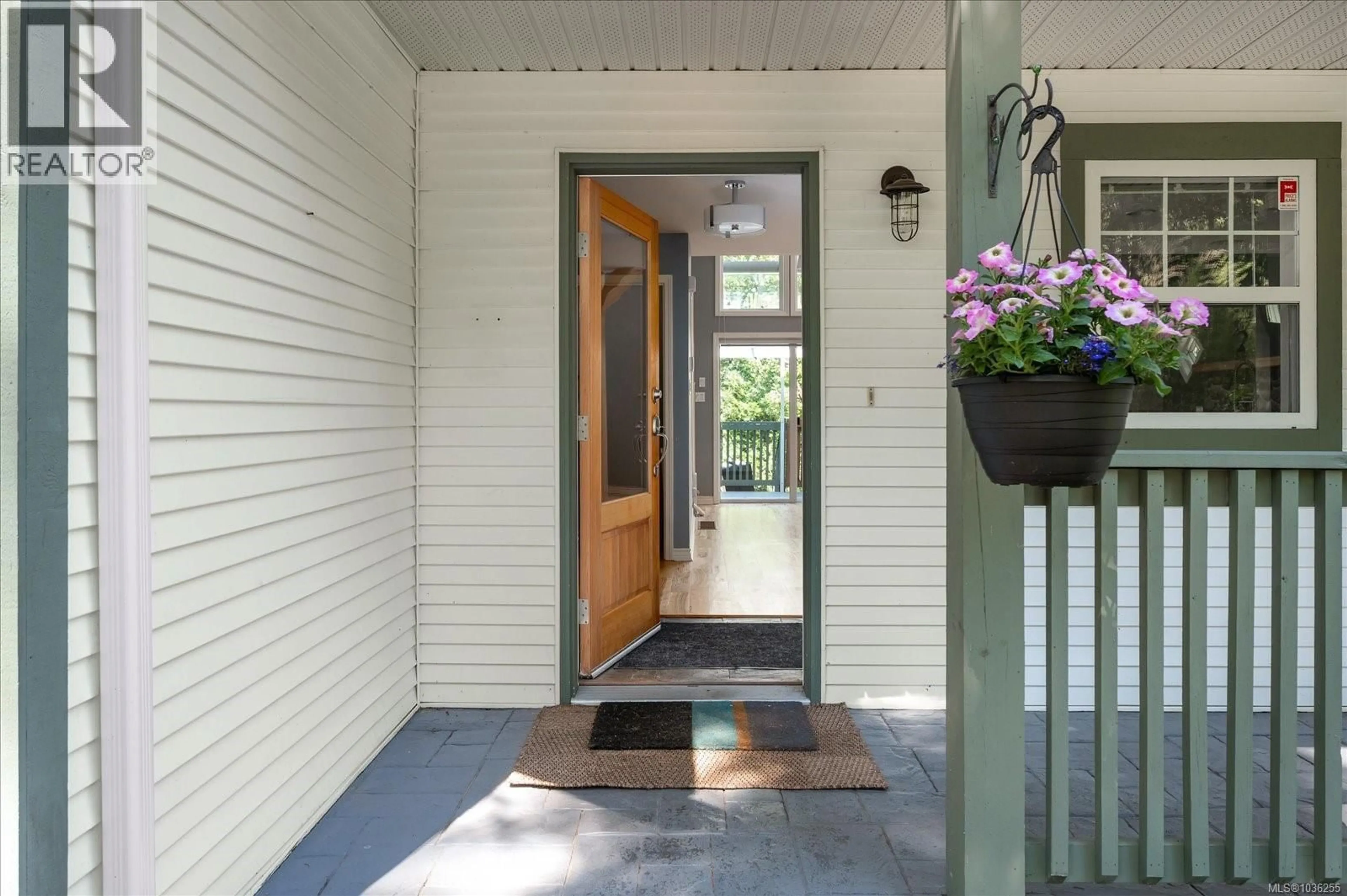 Indoor entryway for 6560 NEVILANE DRIVE, Duncan British Columbia V9L5S4