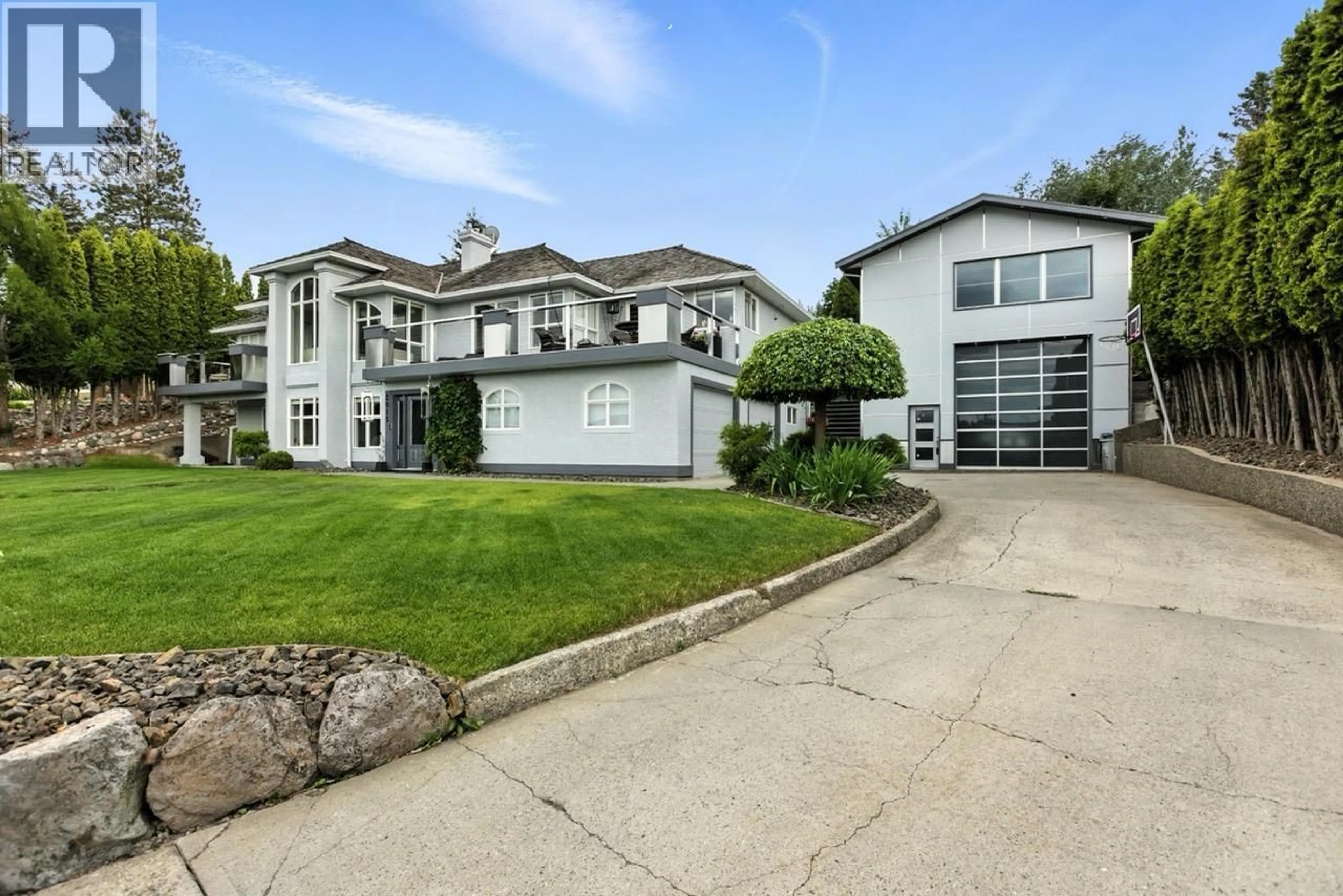 A pic from outside/outdoor area/front of a property/back of a property/a pic from drone, street for 2015 HIGH COUNTRY BOULEVARD, Kamloops British Columbia V2E1L2