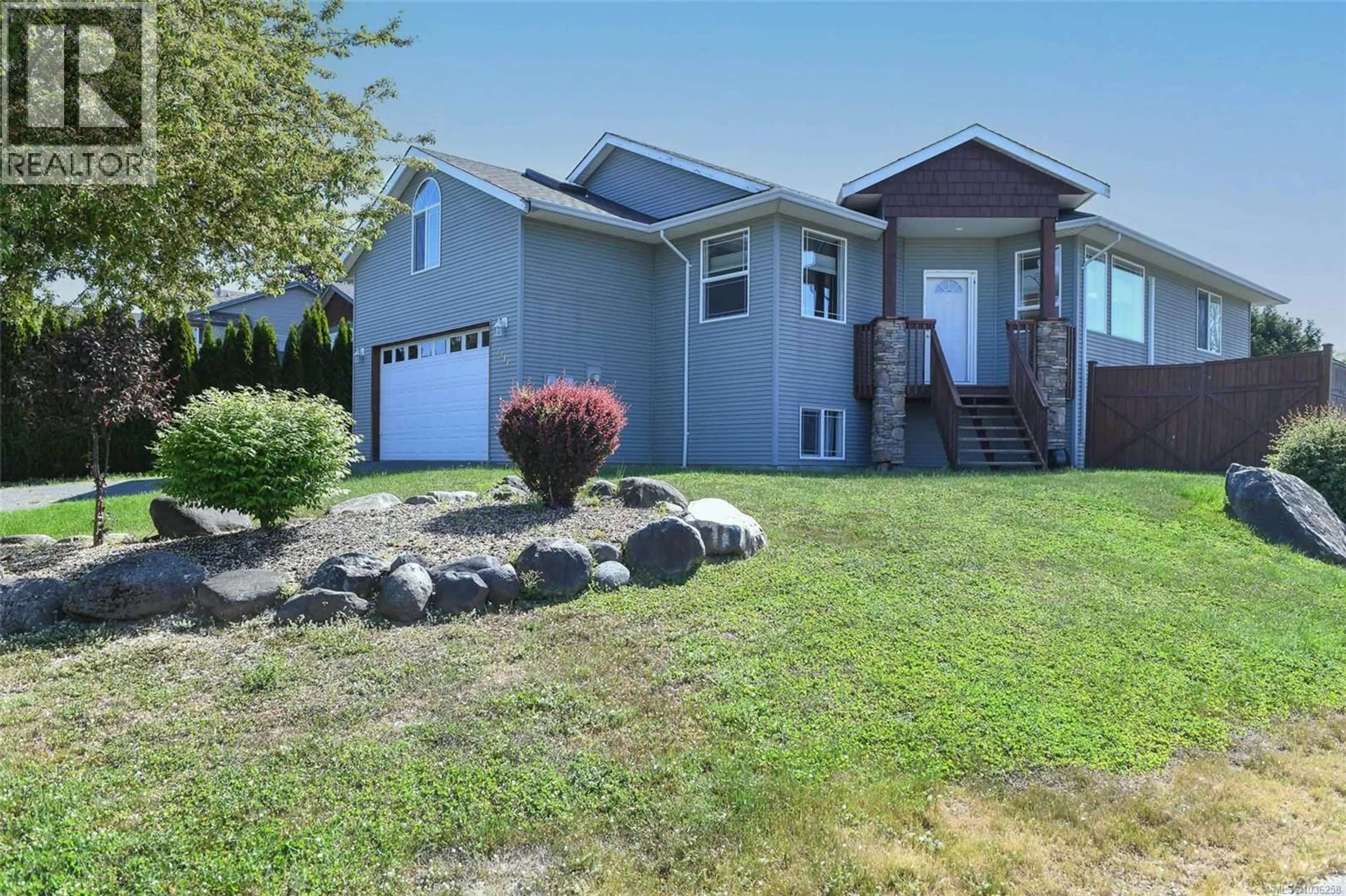 Home with vinyl exterior material, street for 2133 PERTH PLACE, Courtenay British Columbia V9N1K2