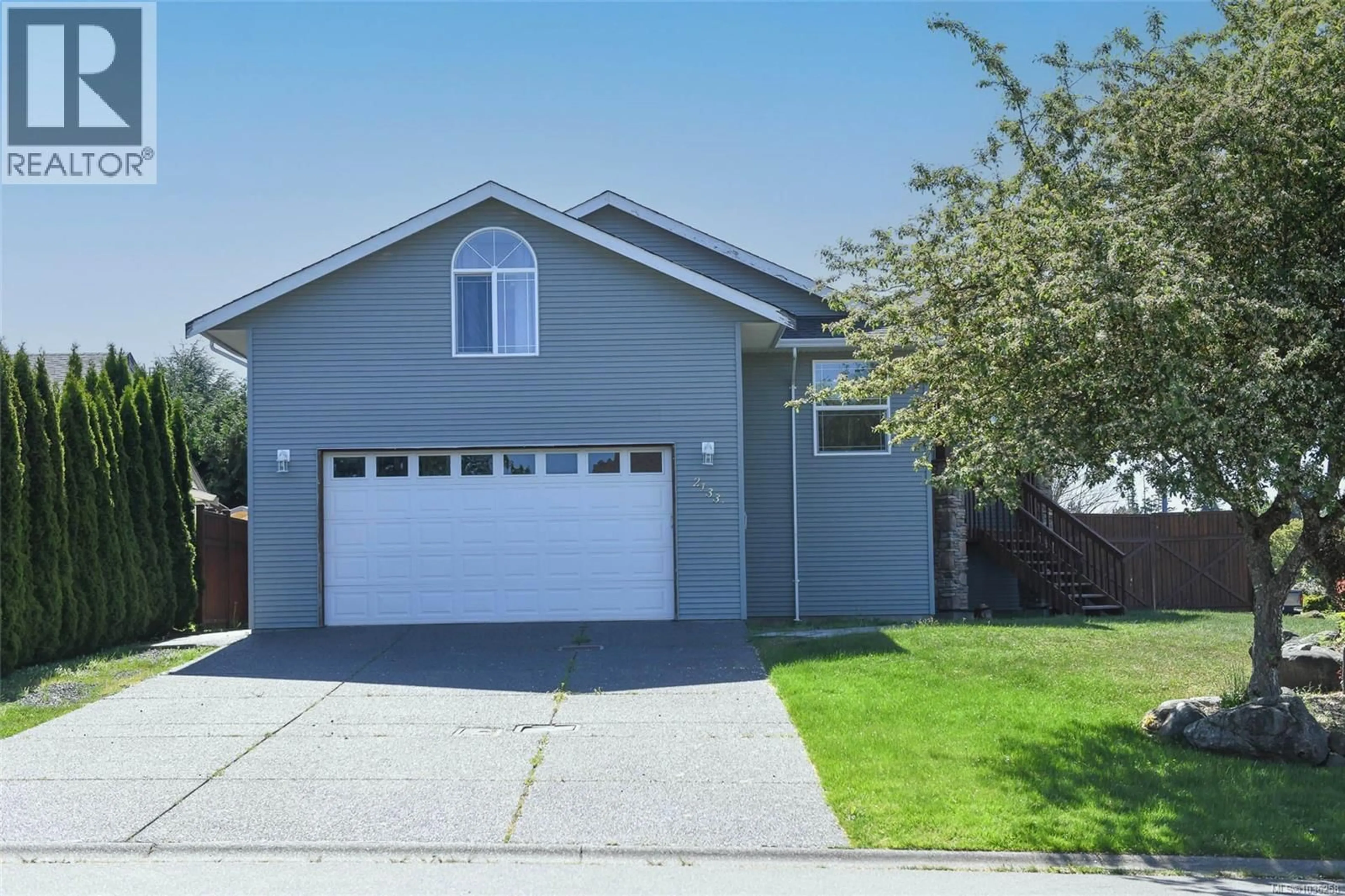 Home with vinyl exterior material, street for 2133 PERTH PLACE, Courtenay British Columbia V9N1K2