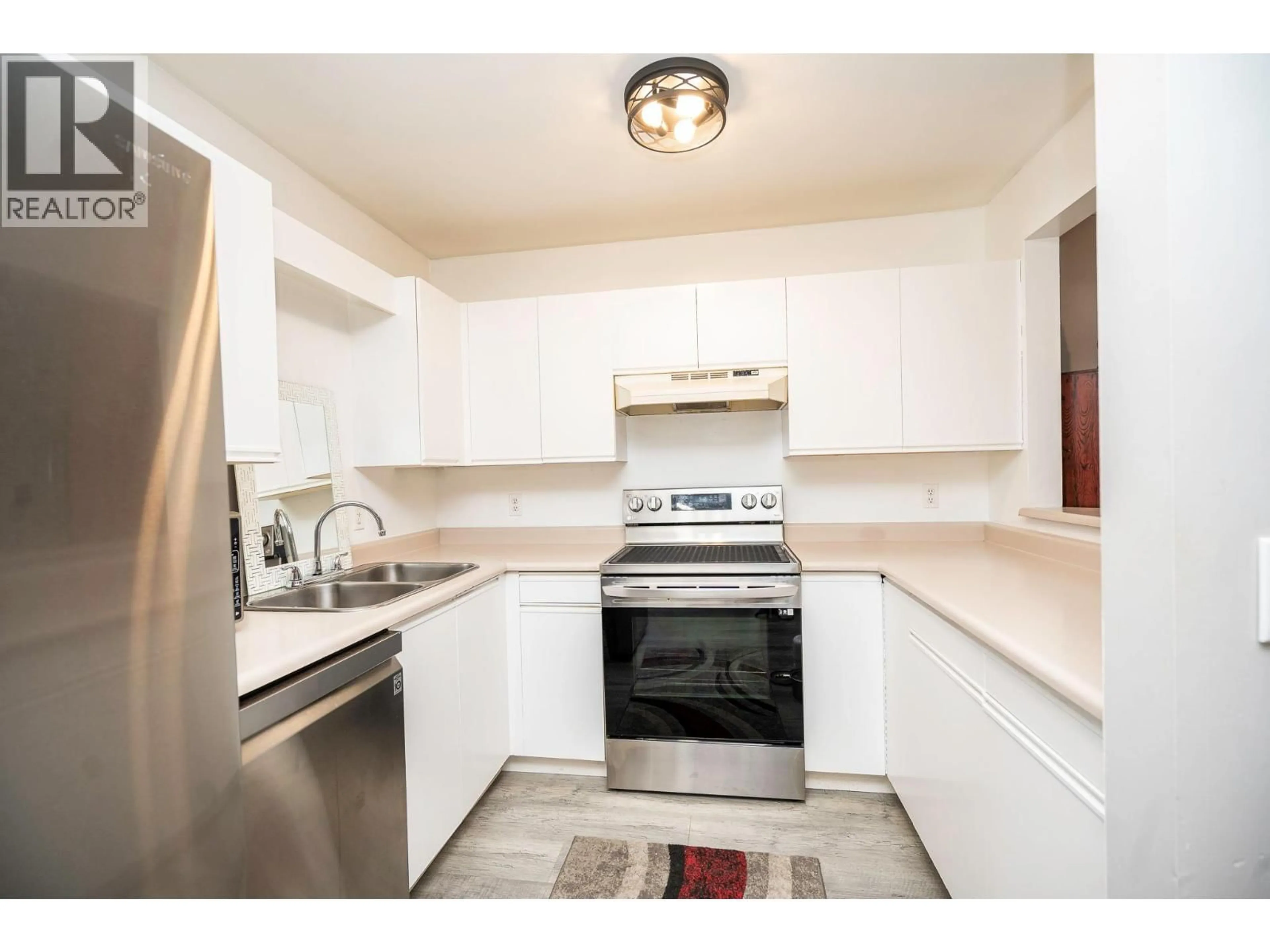 Standard kitchen, unknown for 113 - 669 HOUGHTON ROAD, Kelowna British Columbia V1X7L3