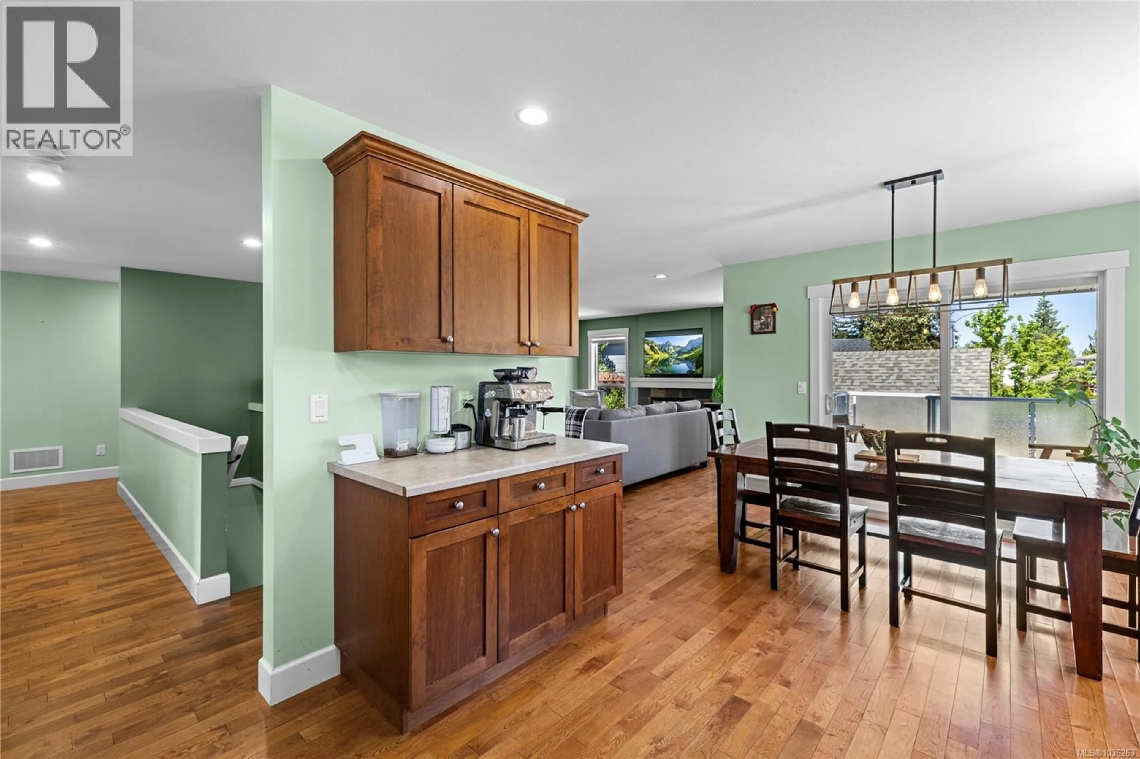 Open concept kitchen, ceramic/tile floor for 1743 FLAGSTONE ROAD, Nanaimo British Columbia V9X1Y1