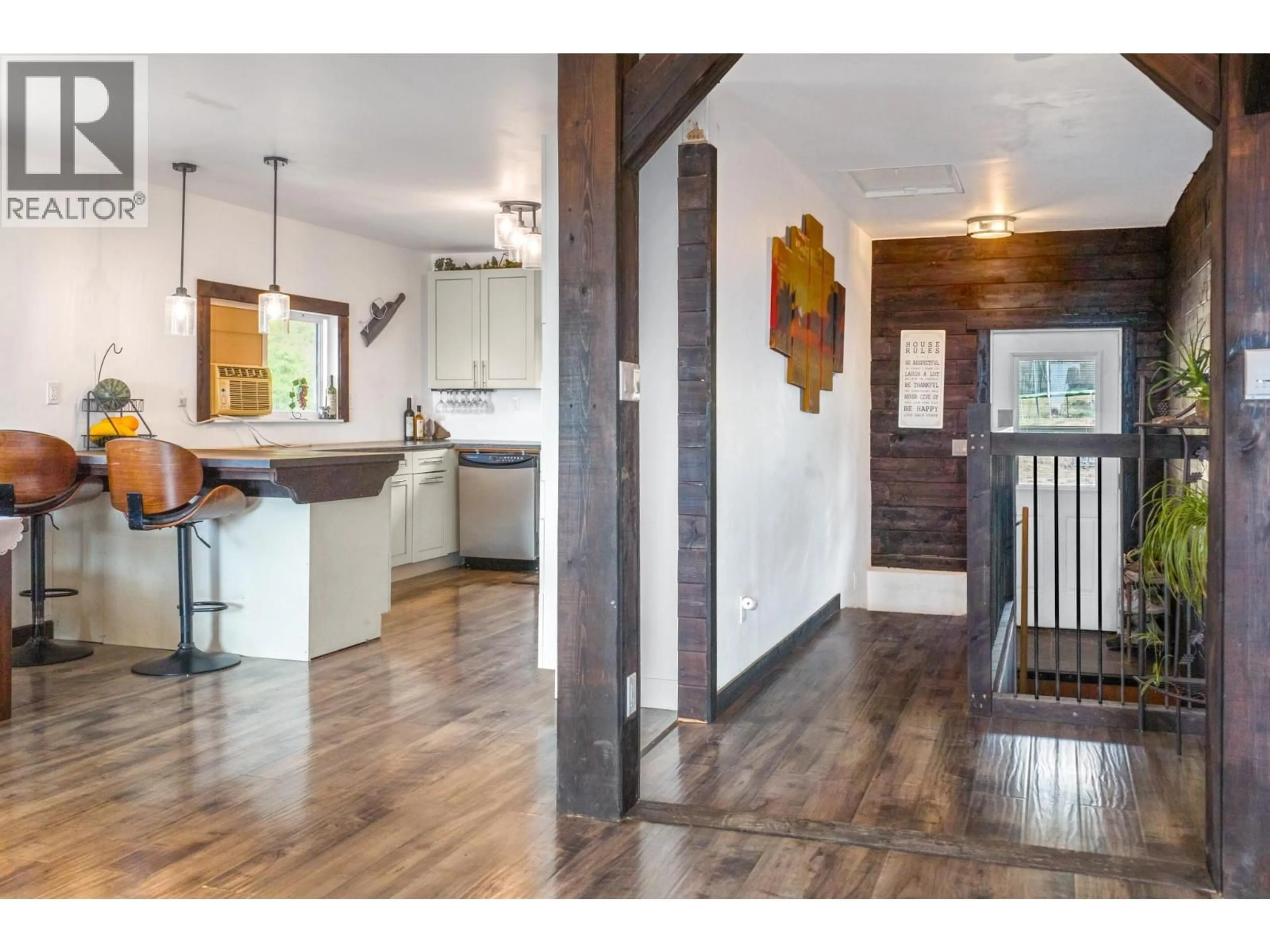 Indoor entryway for 334 22ND AVENUE, Creston British Columbia V0B1G5
