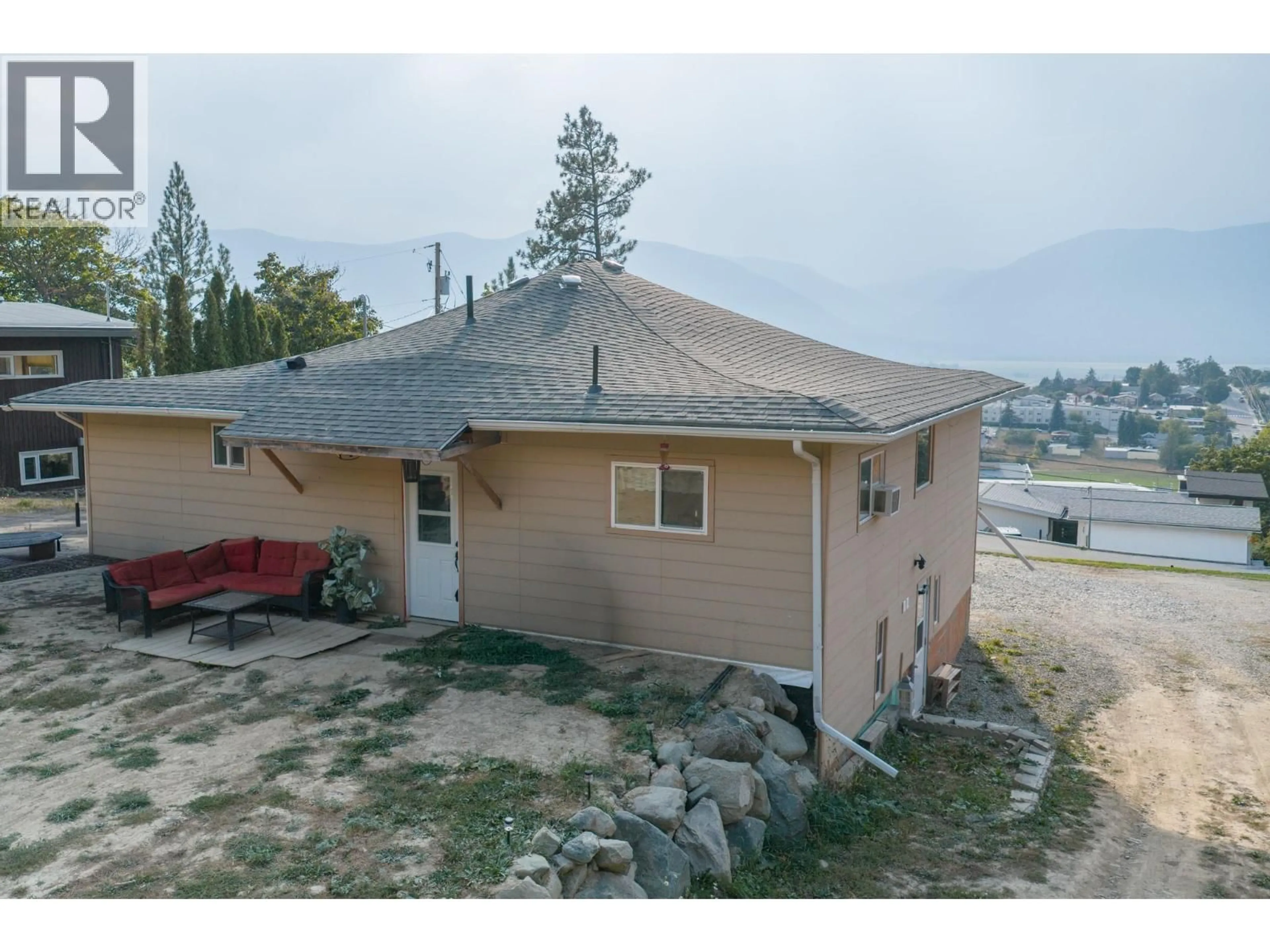 A pic from outside/outdoor area/front of a property/back of a property/a pic from drone, mountain view for 334 22ND AVENUE, Creston British Columbia V0B1G5
