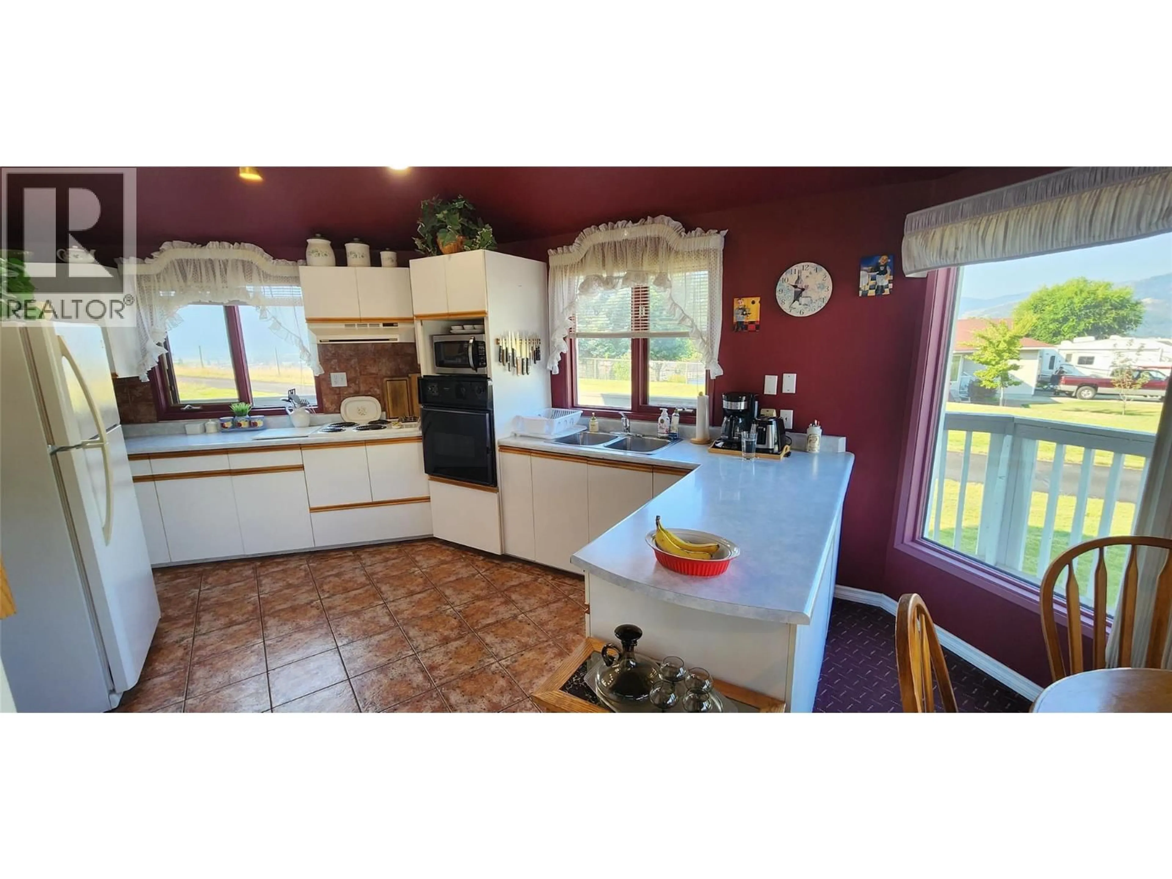 Open concept kitchen, ceramic/tile floor for 222 WINNIPEG AVENUE, Grand Forks British Columbia V0H1H0