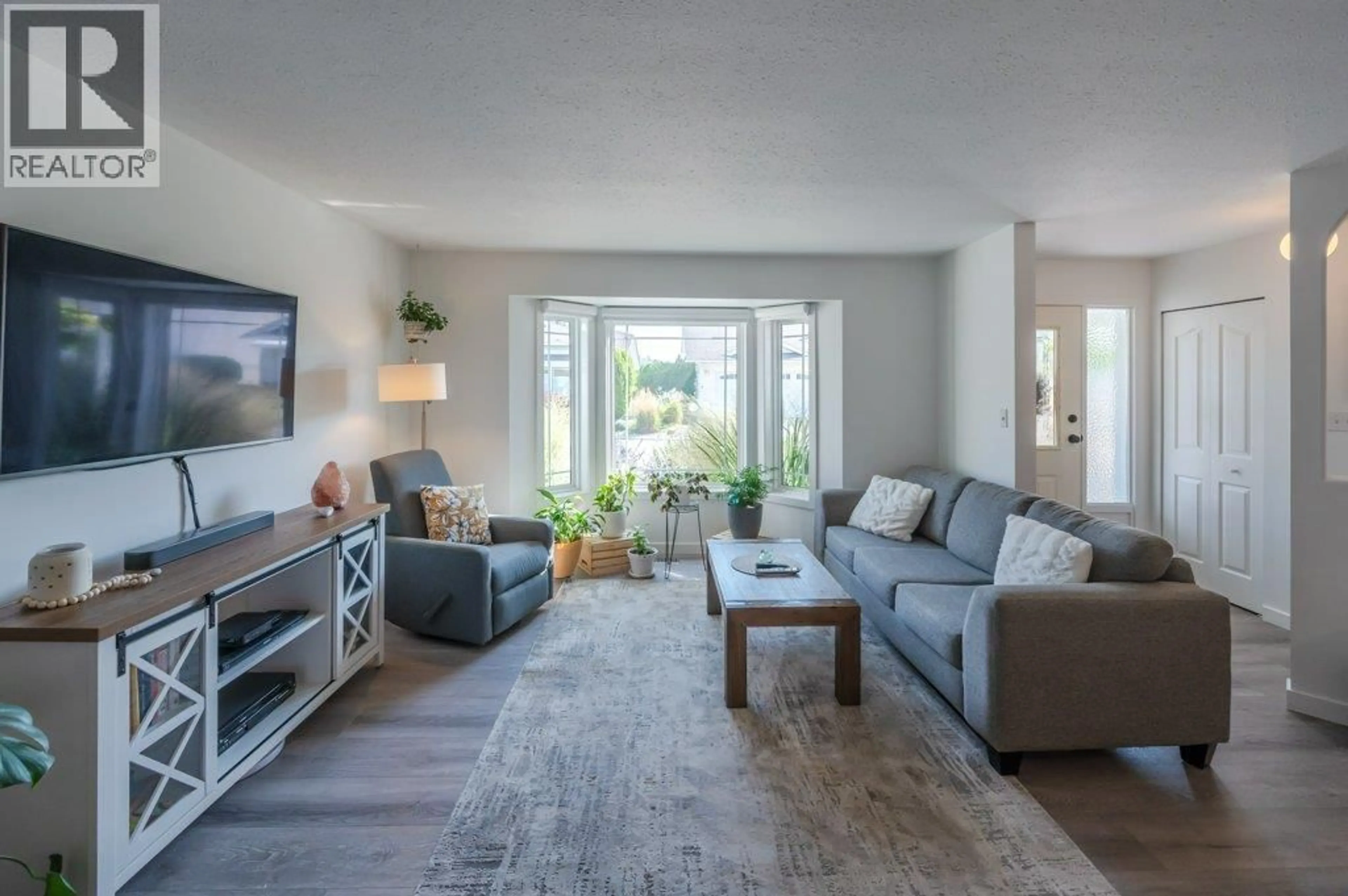 Living room with furniture, unknown for 106 - 3400 WILSON STREET, Penticton British Columbia V2A8E3