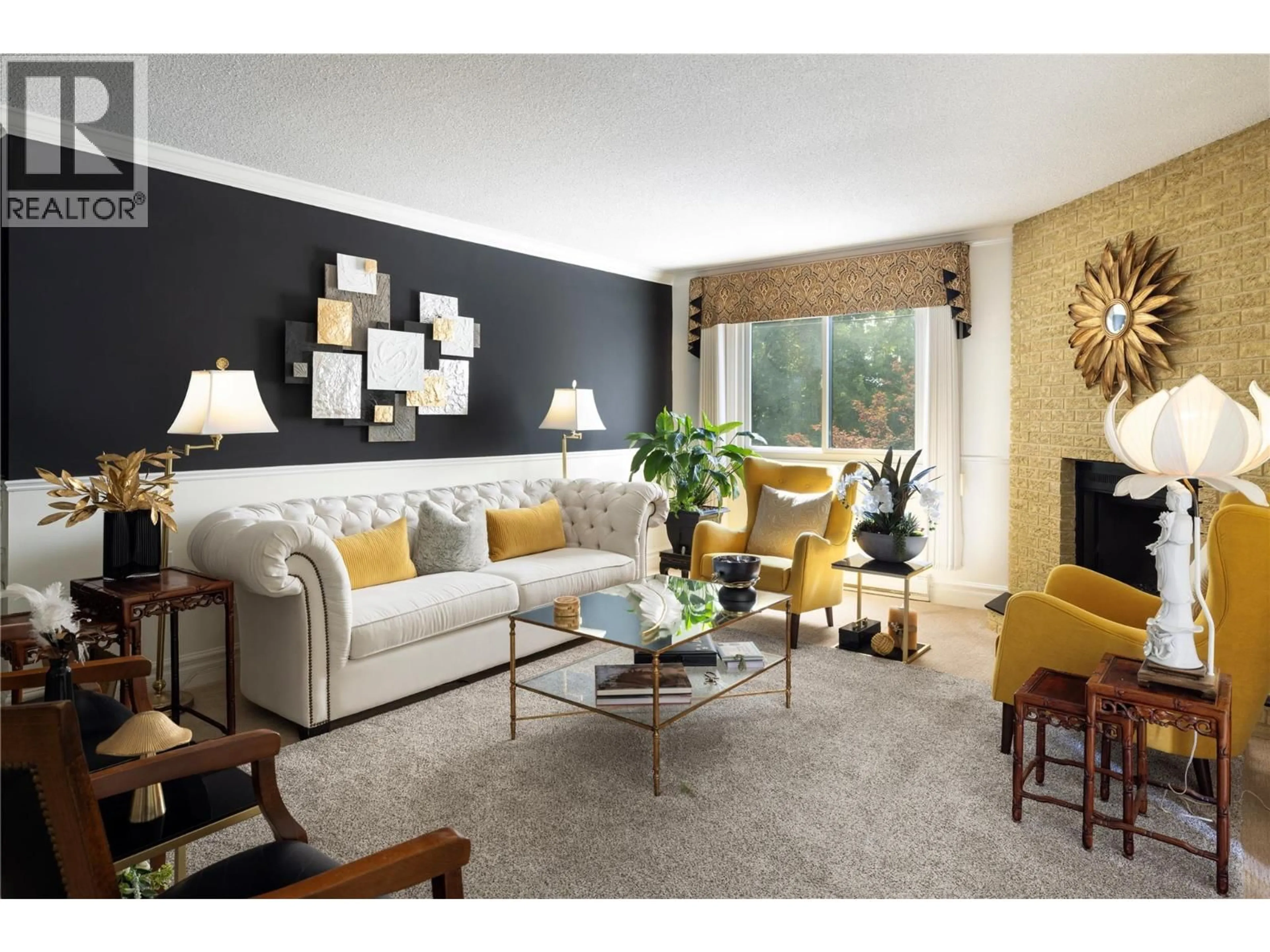 Living room with furniture, unknown for 115 - 1035 BERNARD AVENUE, Kelowna British Columbia V1Y6P7