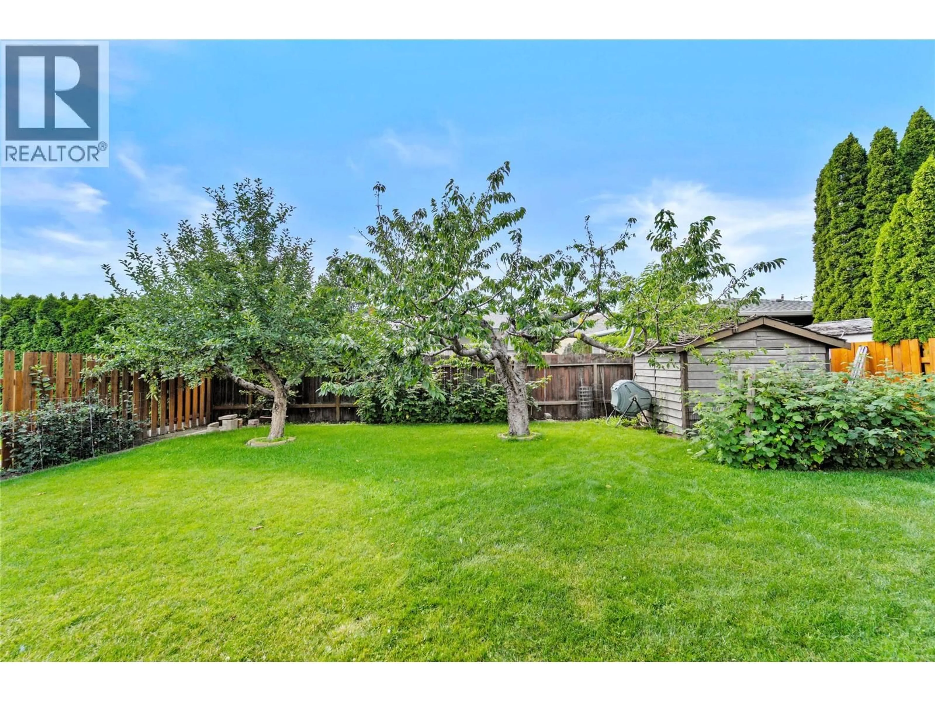 Patio, unknown for 2393 FLEETWOOD AVENUE, Kamloops British Columbia V2B4S8
