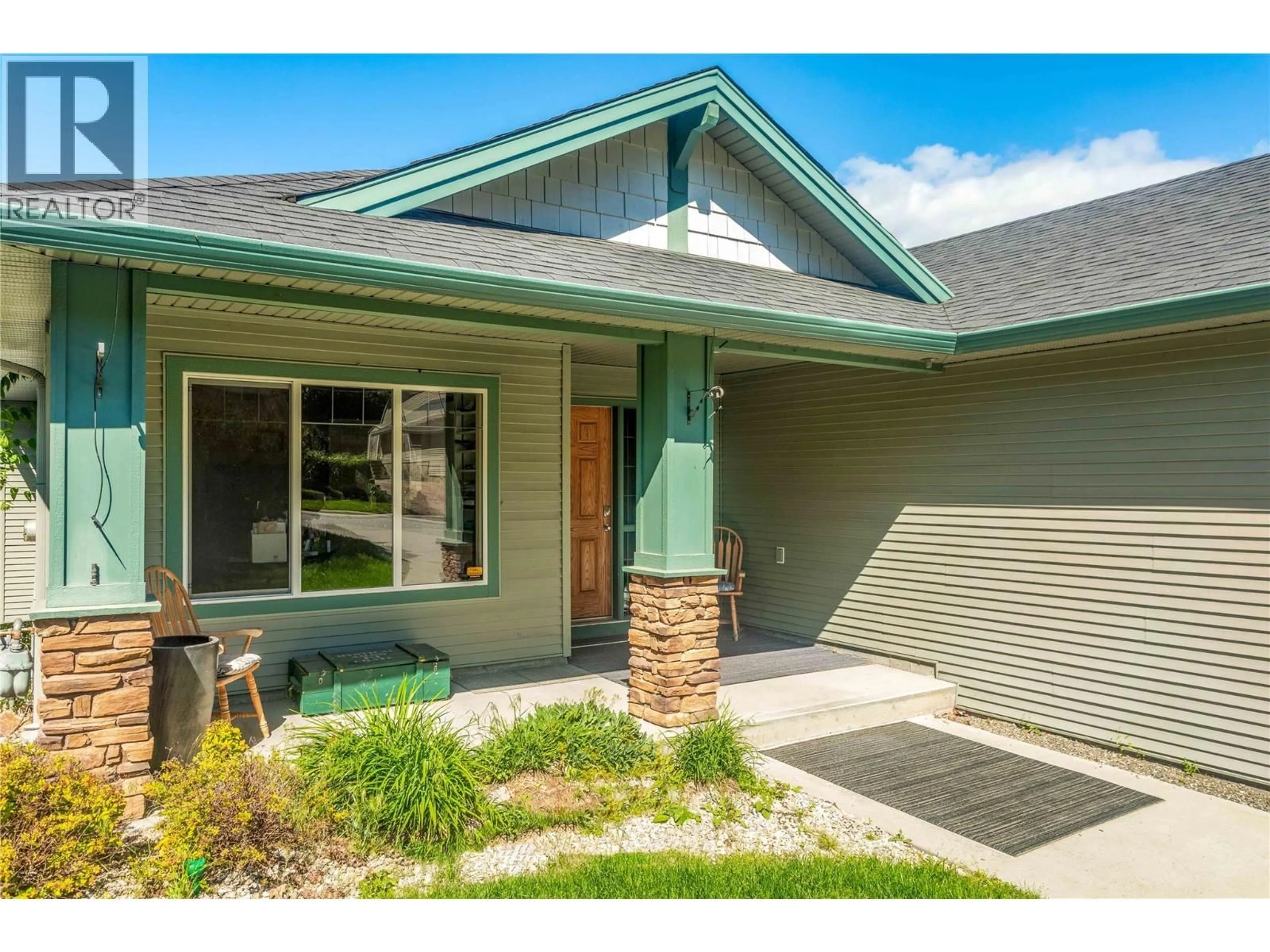 Home with vinyl exterior material, street for 10476 TERESA ROAD, Lake Country British Columbia V4V2N6