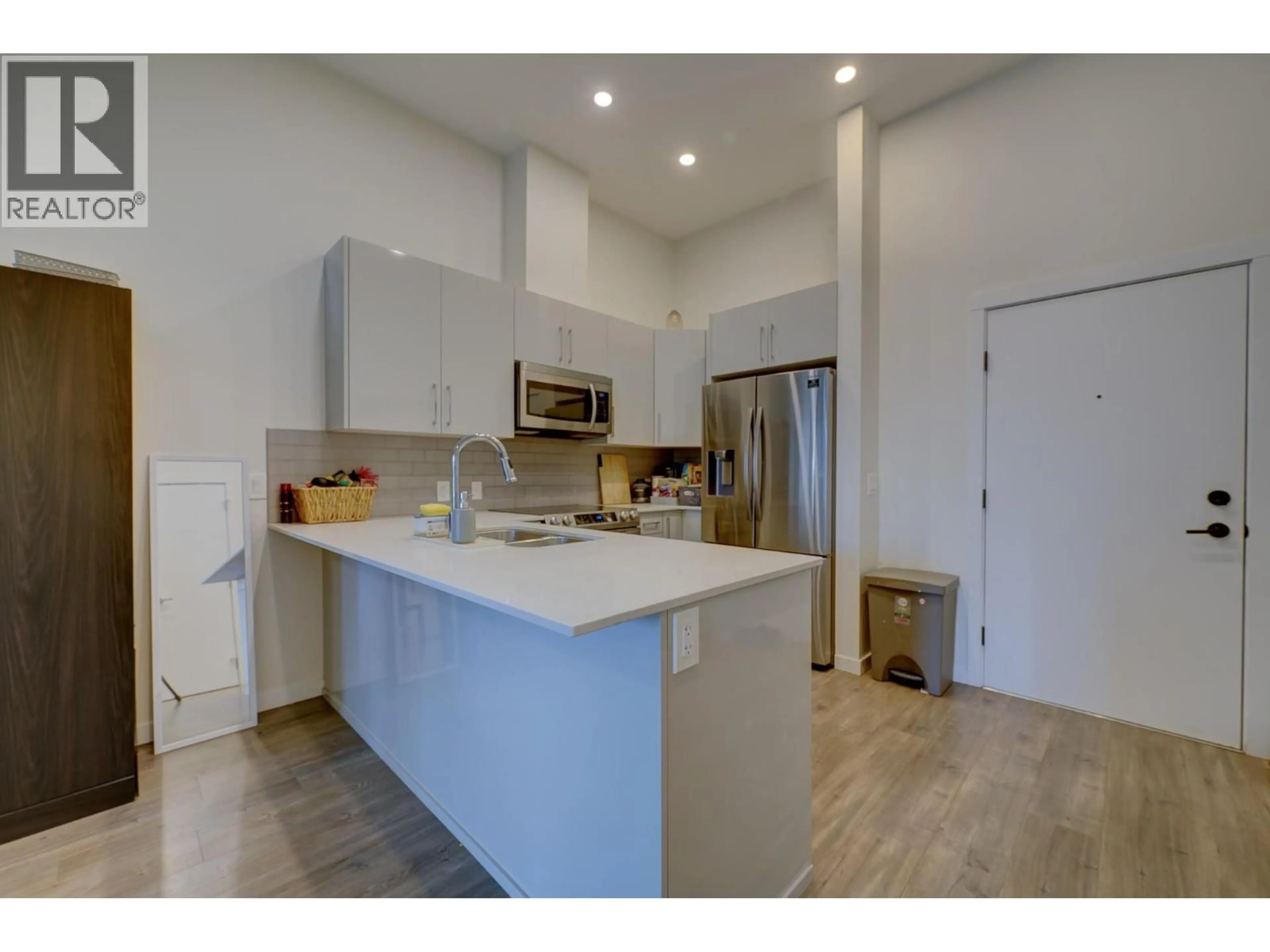 Open concept kitchen, unknown for 115 - 1880 HUGH ALLAN DRIVE, Kamloops British Columbia V1S0E8