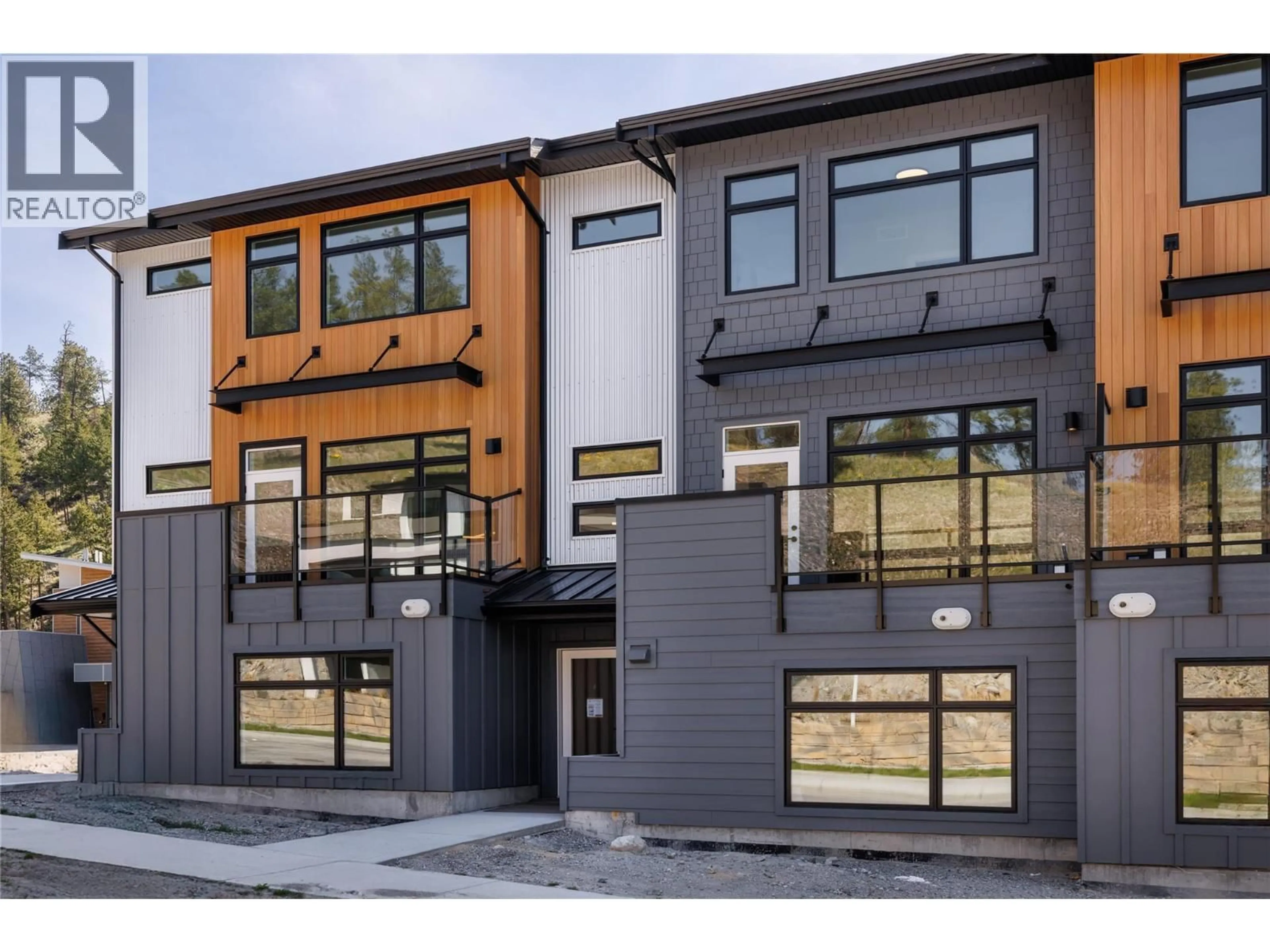 Unknown for 2 - 3425 HILLTOWN DRIVE, Kelowna British Columbia V1V2B5