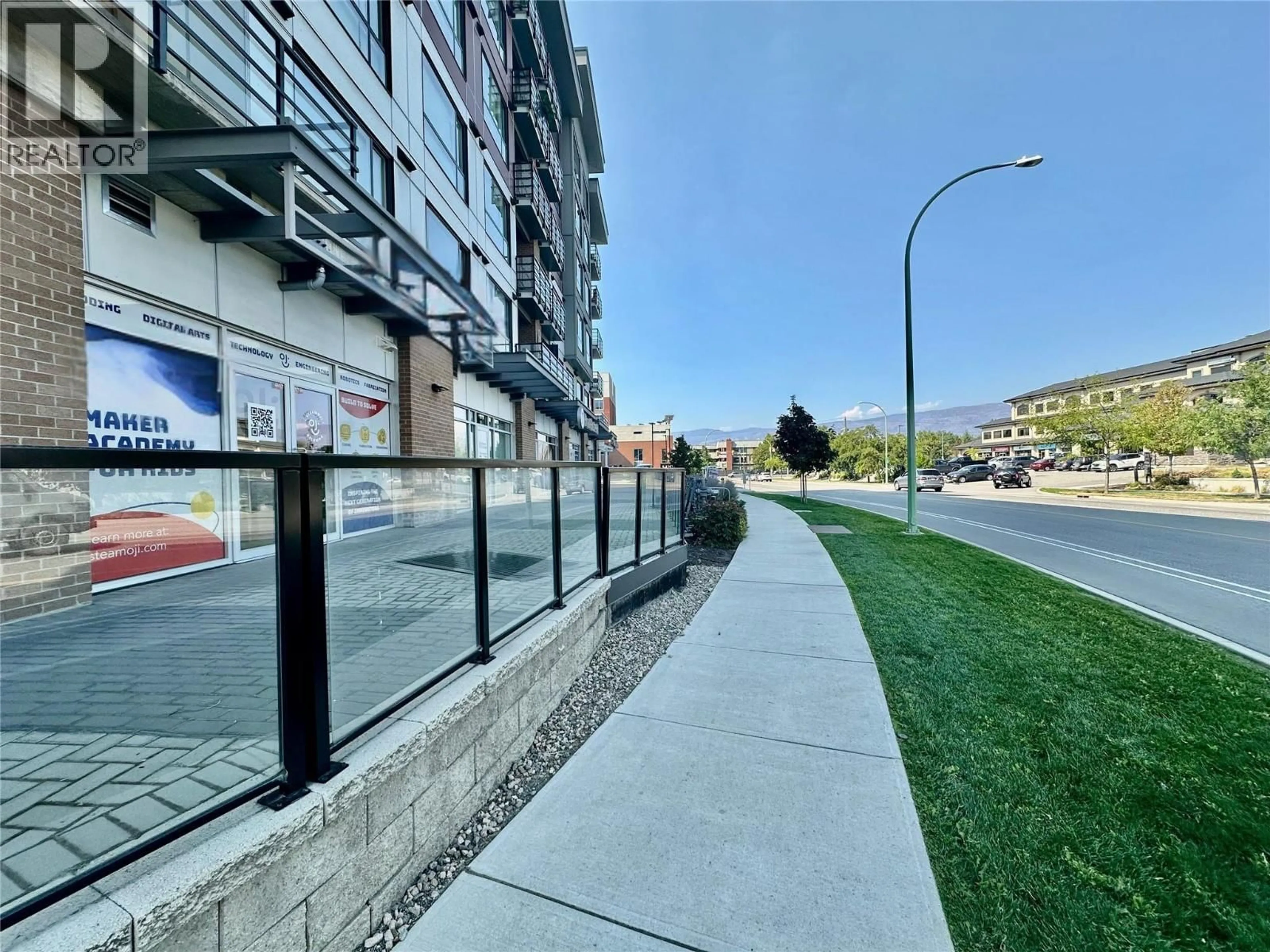 Patio, street for 105 - 1925 ENTERPRISE WAY, Kelowna British Columbia V1Y0J9
