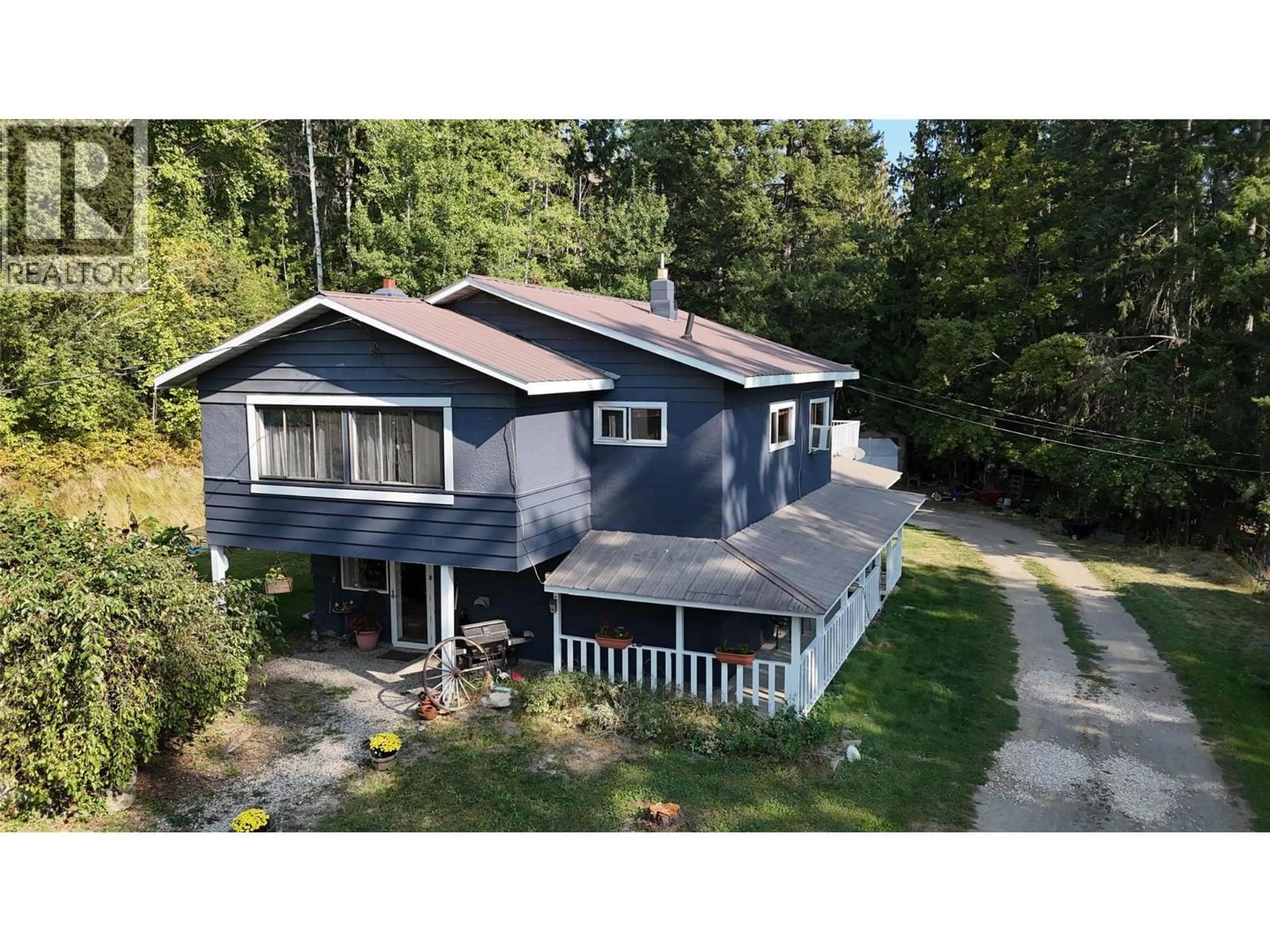 A pic from outside/outdoor area/front of a property/back of a property/a pic from drone, unknown for 3591 65 AVENUE NORTHWEST, Salmon Arm British Columbia V1E3A2