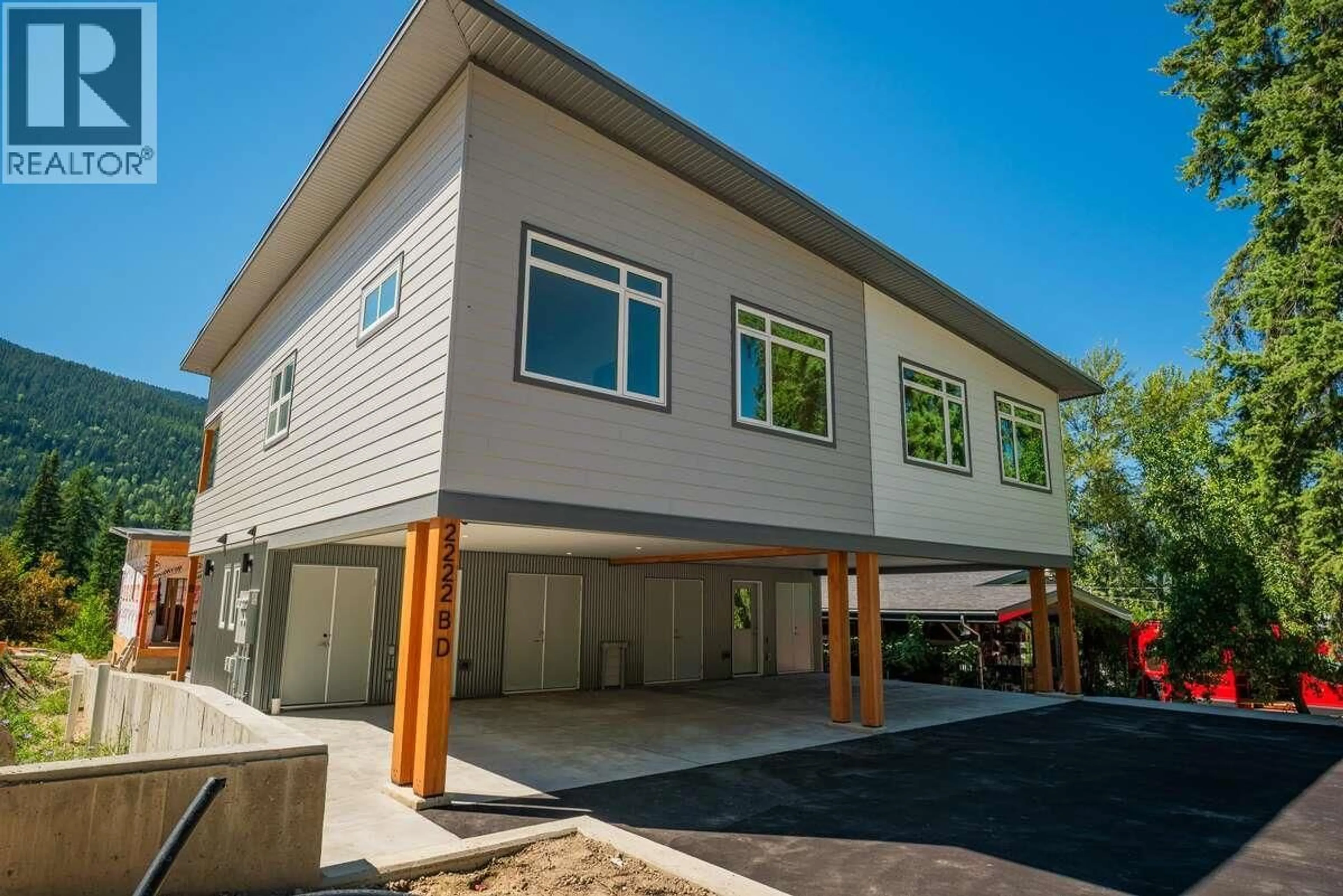 Home with vinyl exterior material, building for A - 2222 FALLS STREET, Nelson British Columbia V1L1K4