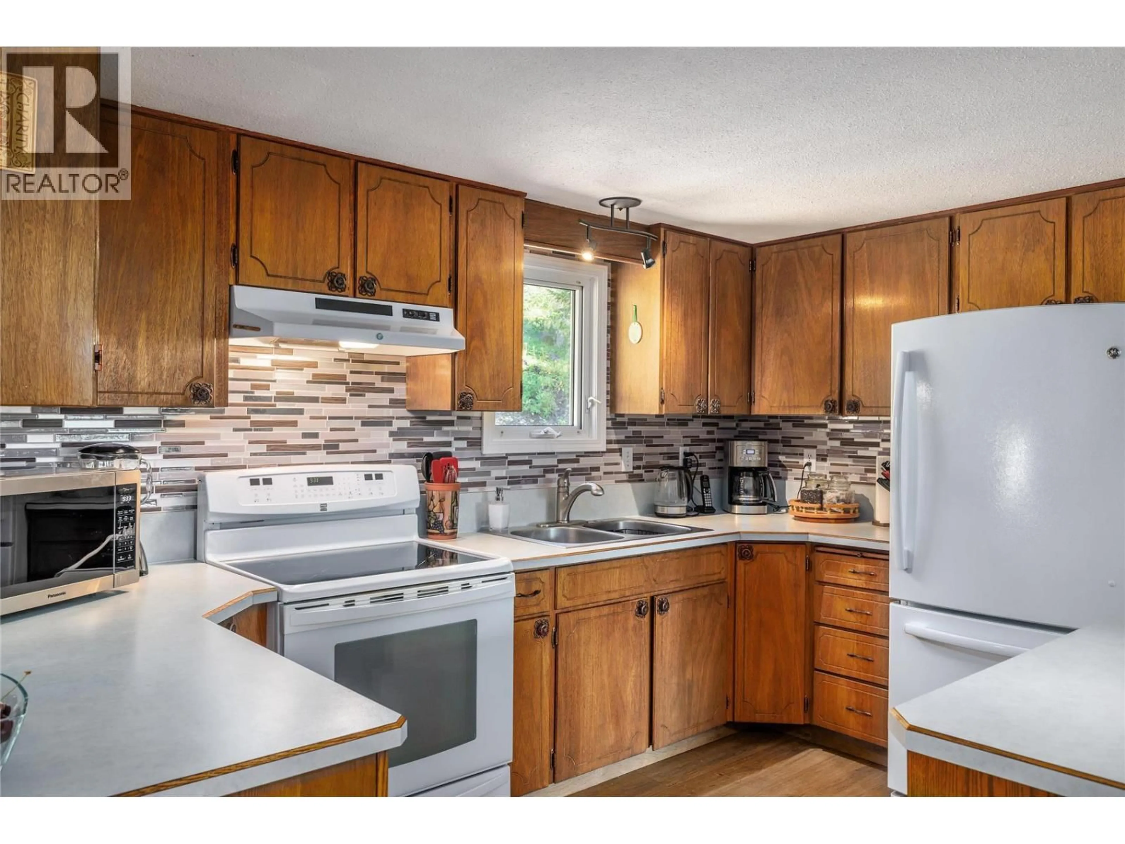 Unknown for 8514 SUN VALLEY ROAD, Kelowna British Columbia V1P1J3