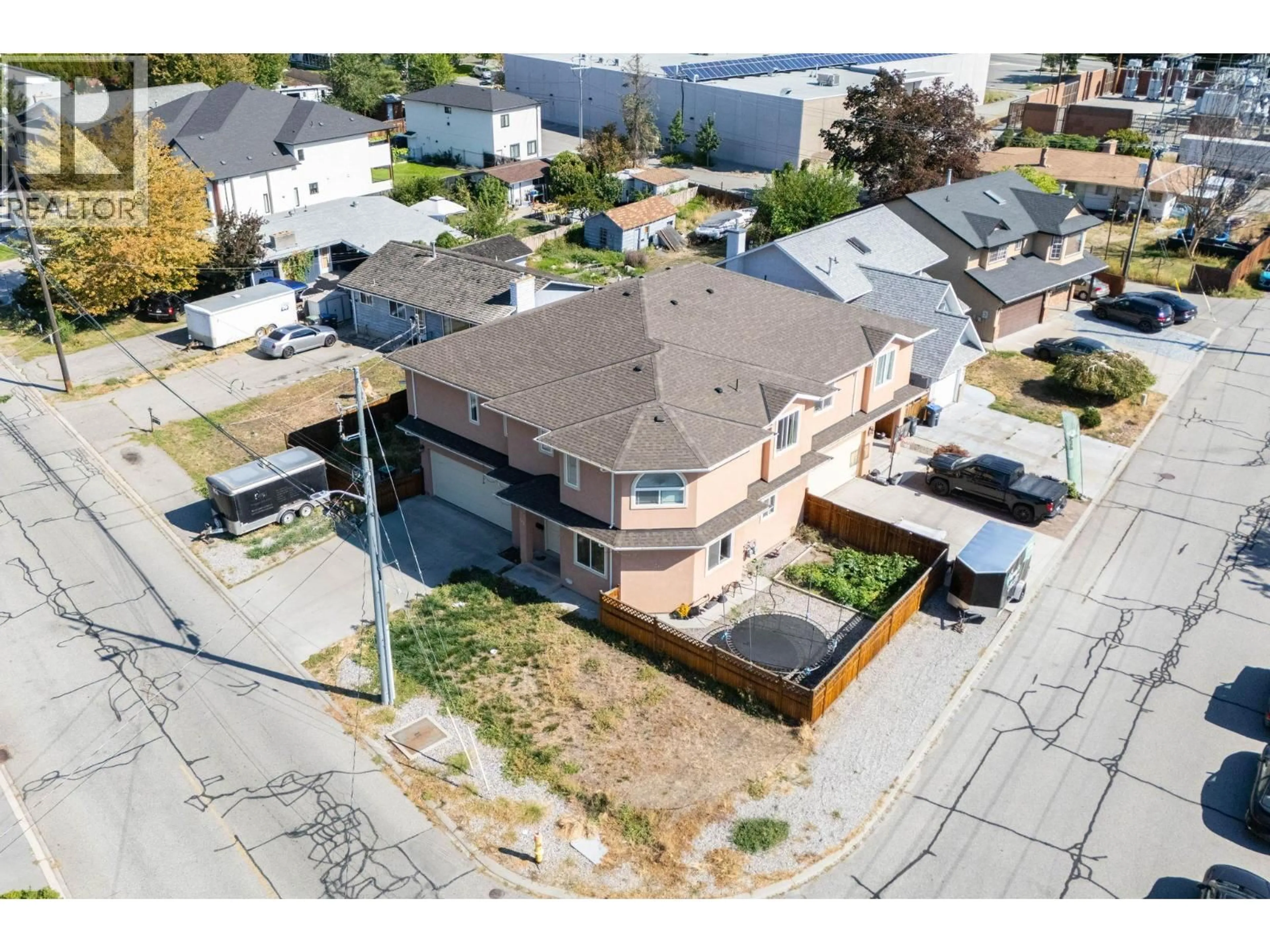 A pic from outside/outdoor area/front of a property/back of a property/a pic from drone, building for 102 - 297 WATERFORD AVENUE, Penticton British Columbia V2A6J4