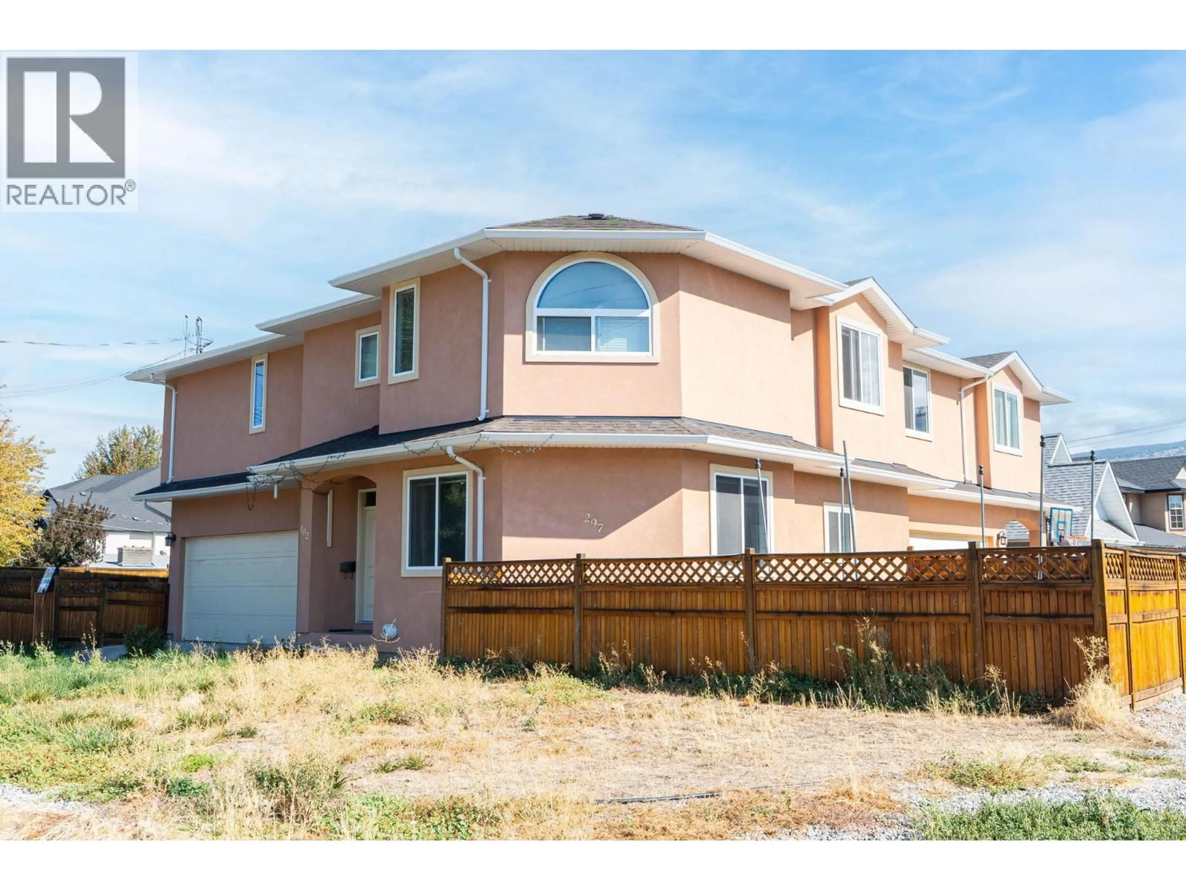 Home with vinyl exterior material, street for 102 - 297 WATERFORD AVENUE, Penticton British Columbia V2A6J4