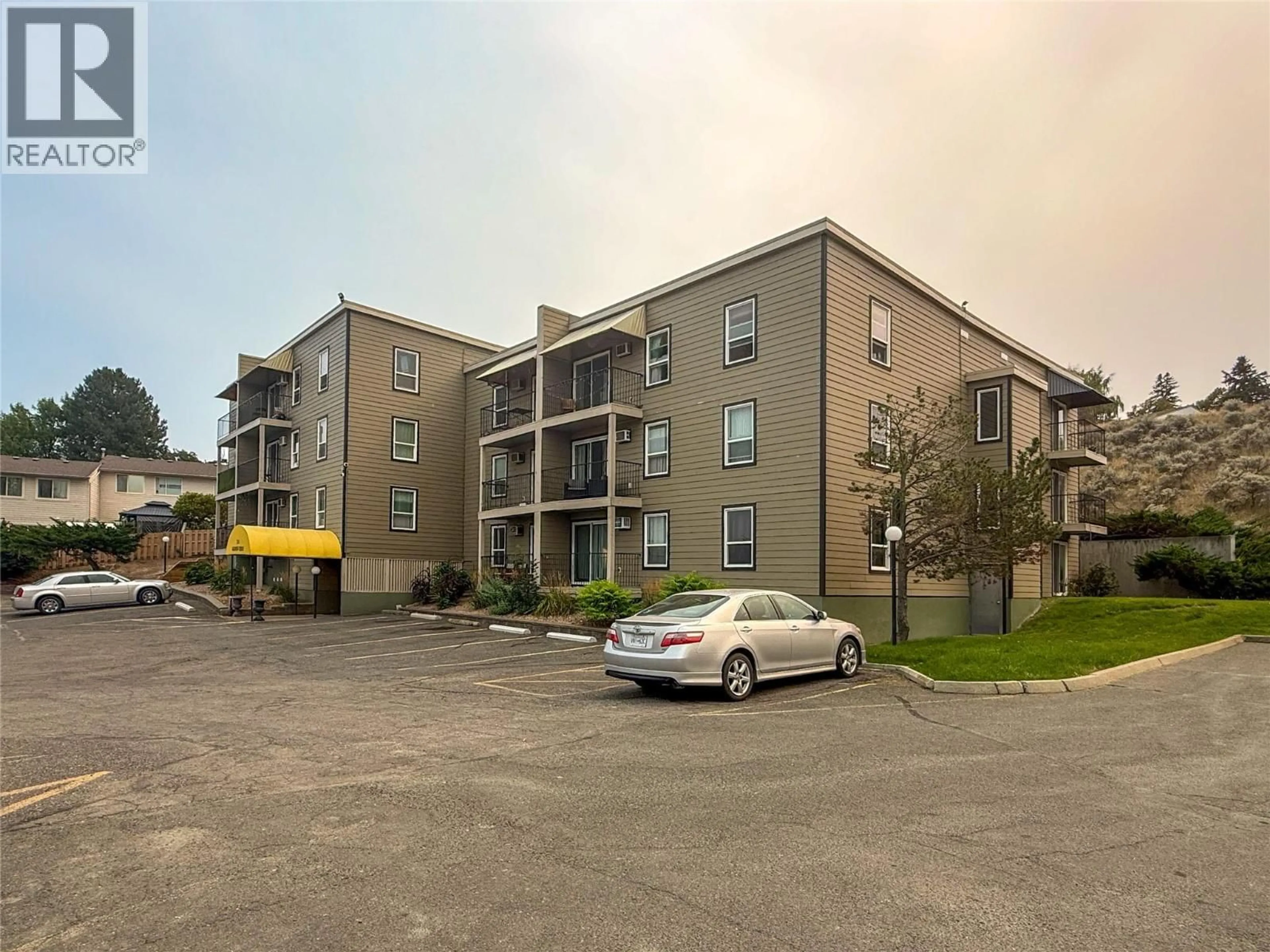 A pic from outside/outdoor area/front of a property/back of a property/a pic from drone, unknown for 102 - 751 GRANDVIEW TERRACE, Kamloops British Columbia V2C6C9
