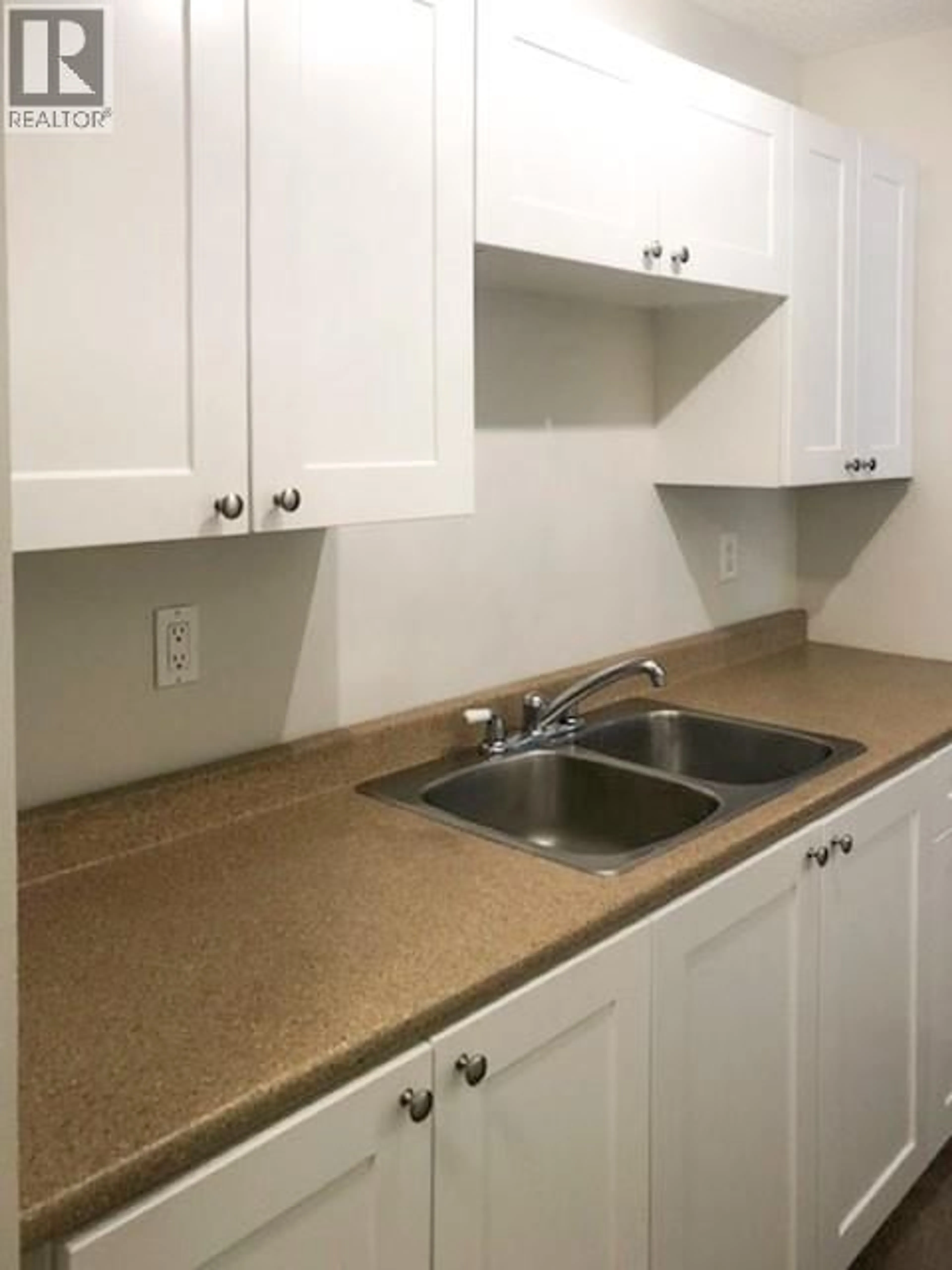 Standard kitchen, unknown for 102 - 751 GRANDVIEW TERRACE, Kamloops British Columbia V2C6C9