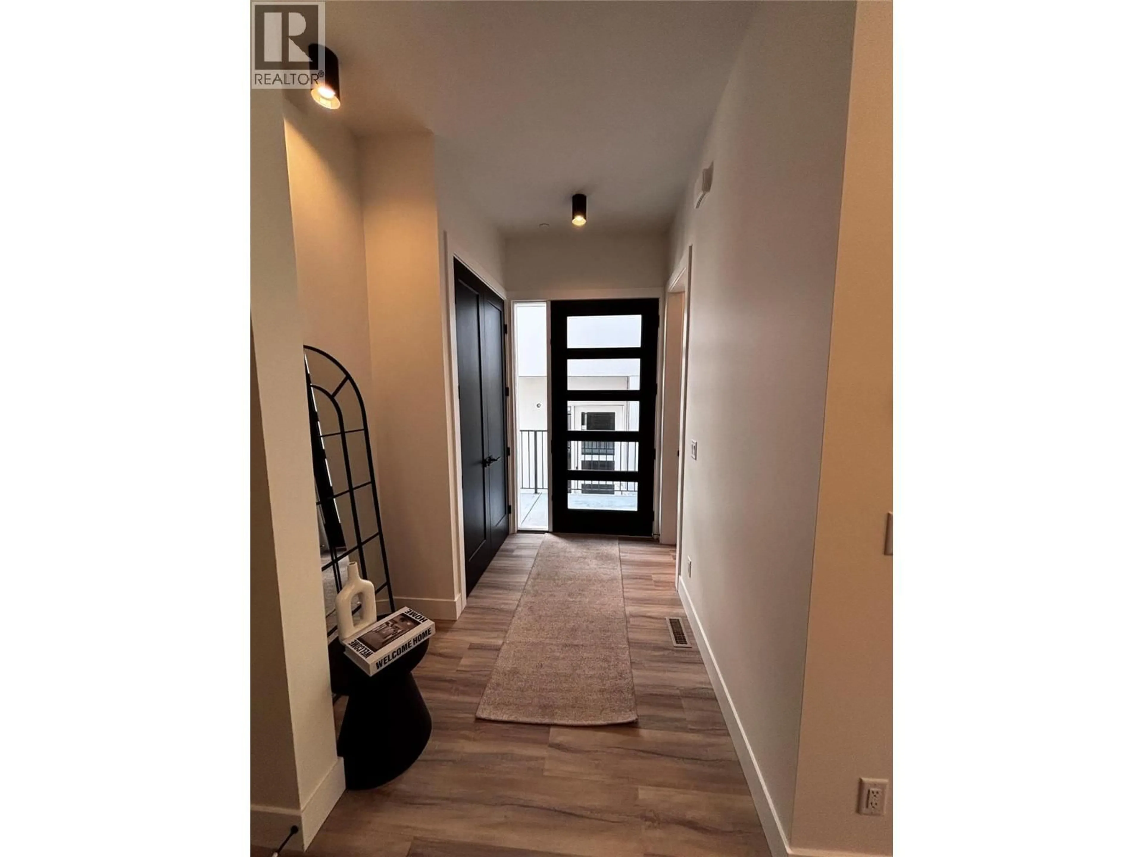 Indoor entryway for 9 - 7920 KIDSTON ROAD, Coldstream British Columbia V1B0B4