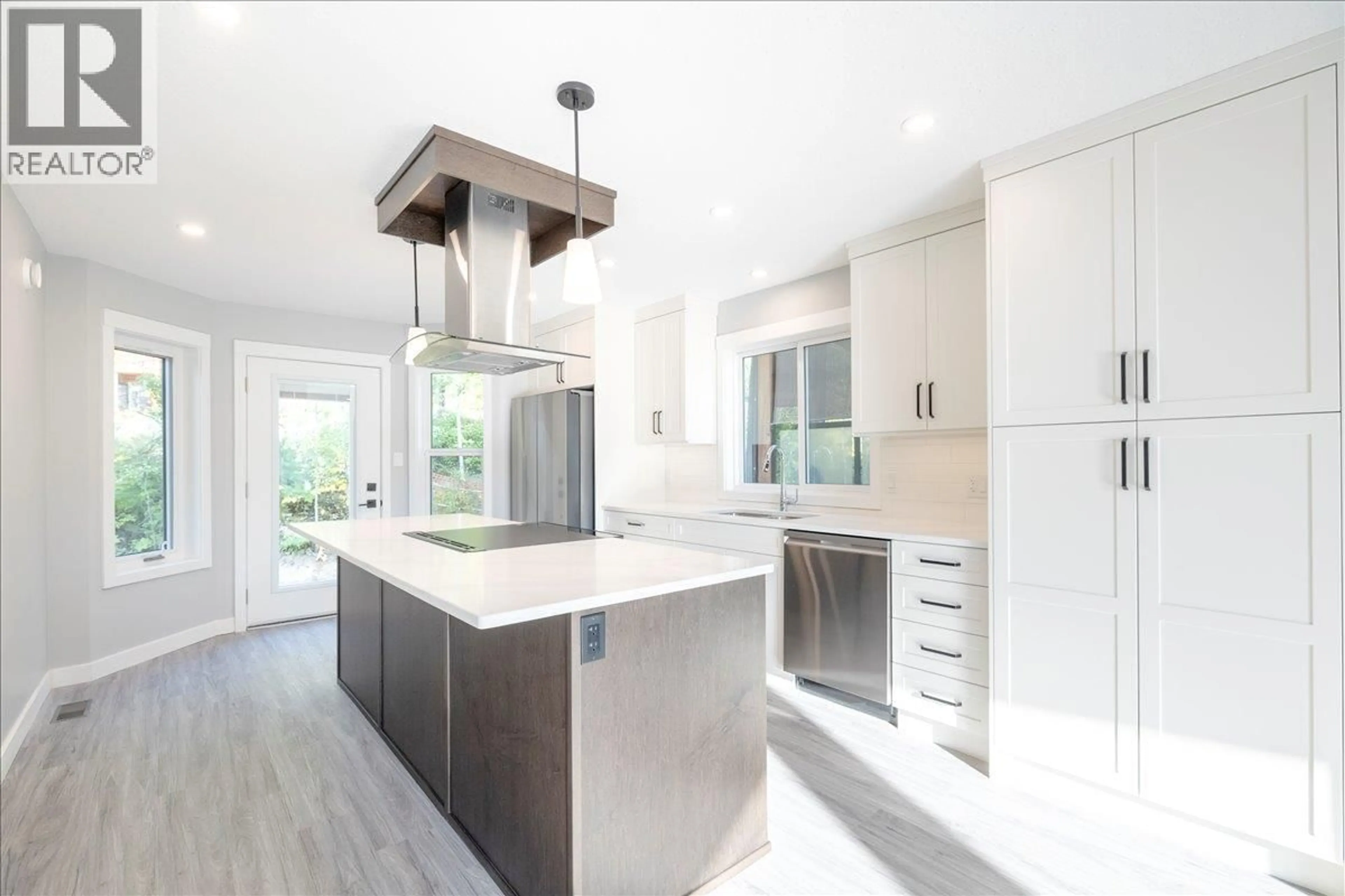 Open concept kitchen, unknown for 3 ALPINE TRAIL PLACE, Fernie British Columbia V0B1M5