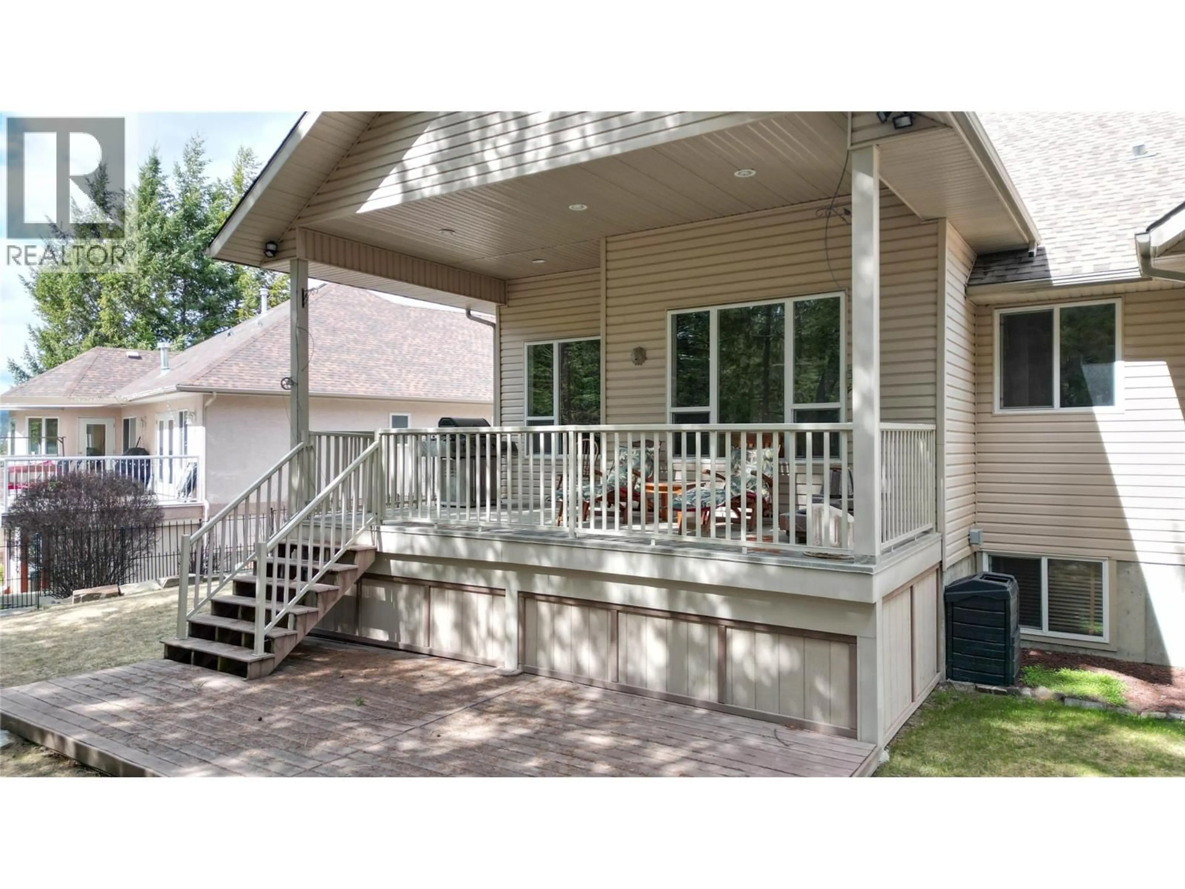 Home with vinyl exterior material, street for 1545 MT FISHER CRESCENT, Cranbrook British Columbia V1C7J6
