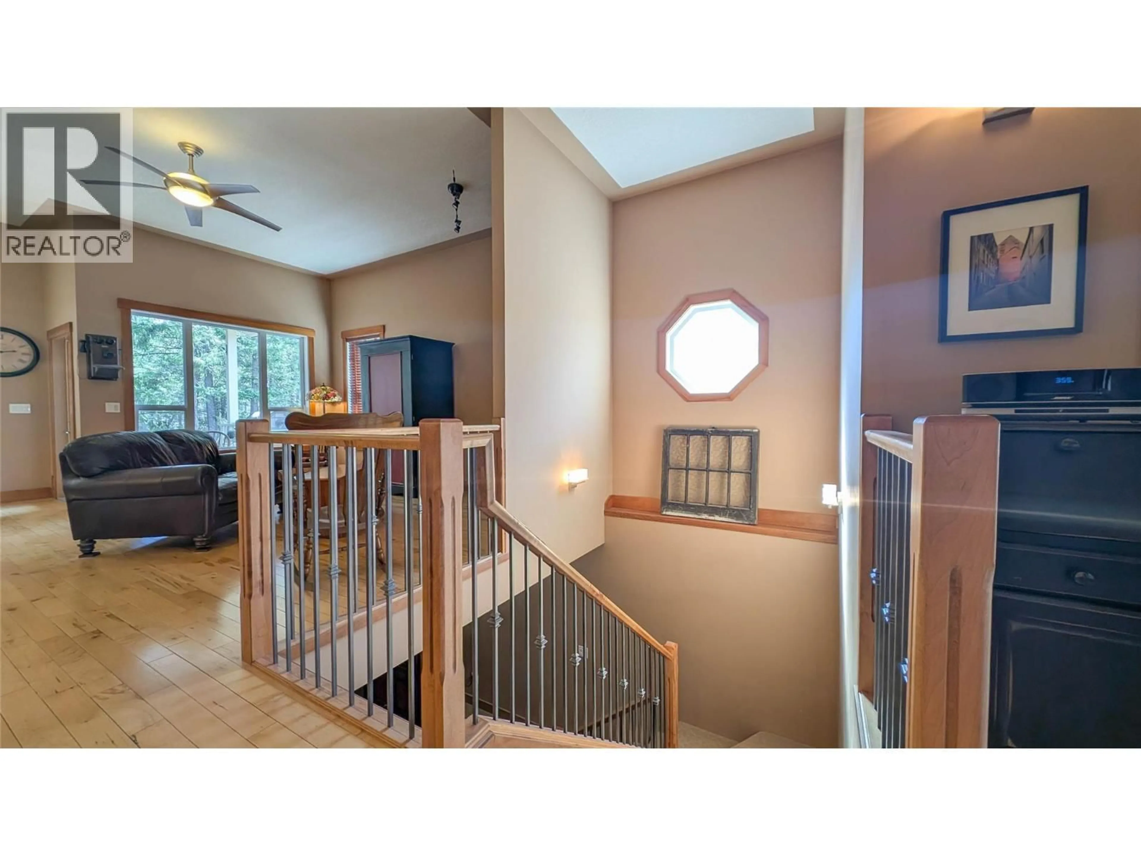 Indoor foyer for 1545 MT FISHER CRESCENT, Cranbrook British Columbia V1C7J6