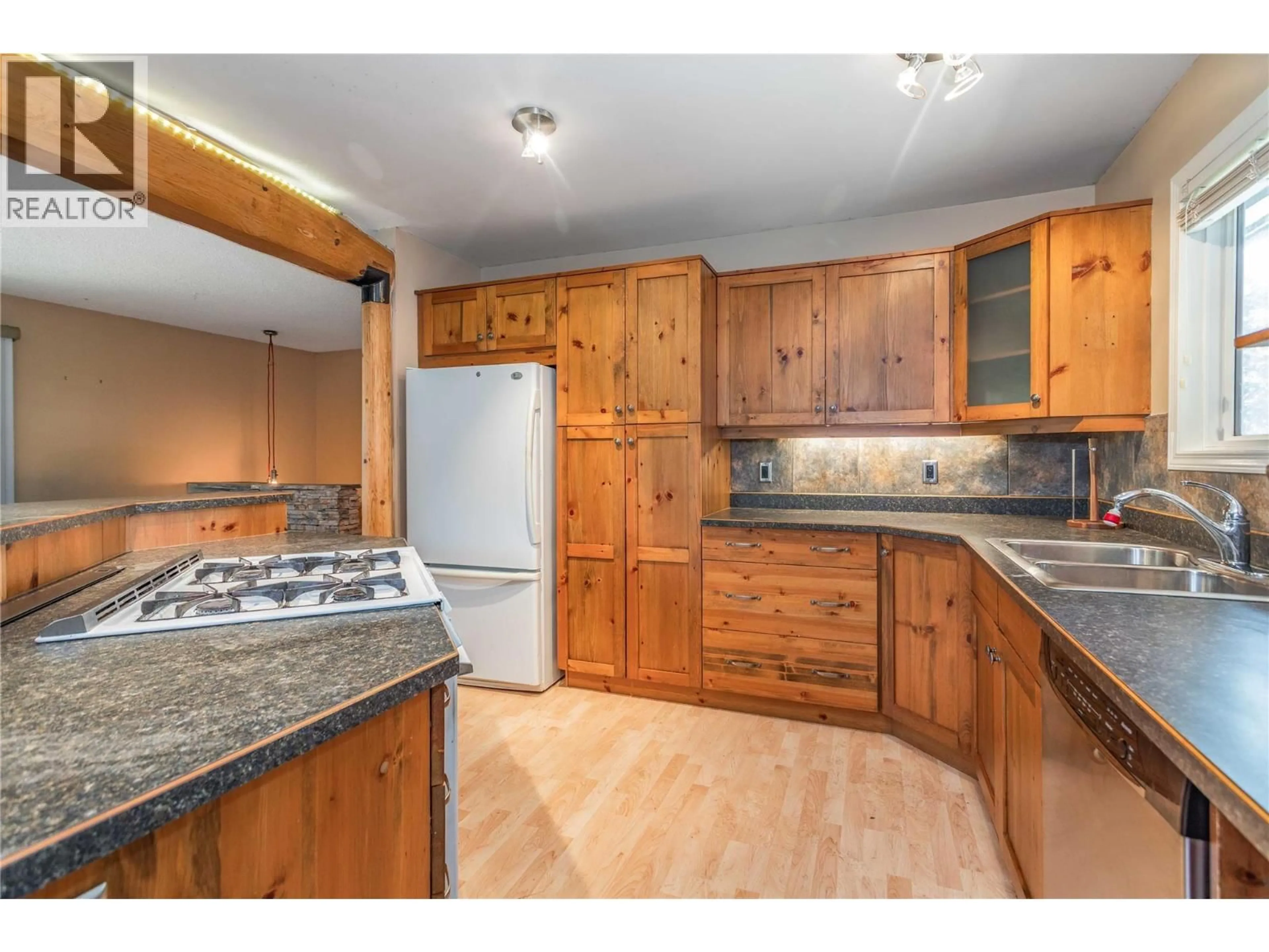 Standard kitchen, unknown for 724 ARBUTUS ROAD, Whitevale British Columbia V0E2G0