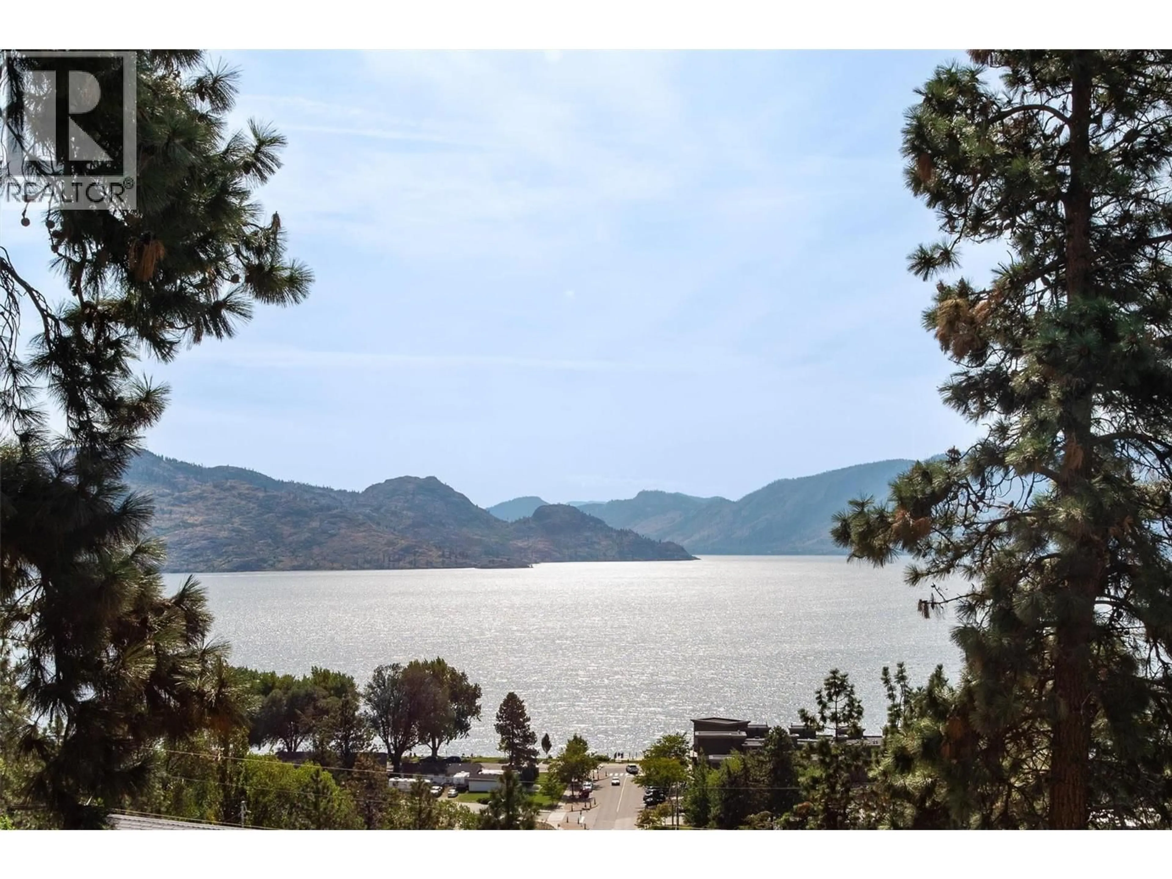 Blurry image for 4185 3RD AVENUE, Peachland British Columbia V0H1X5