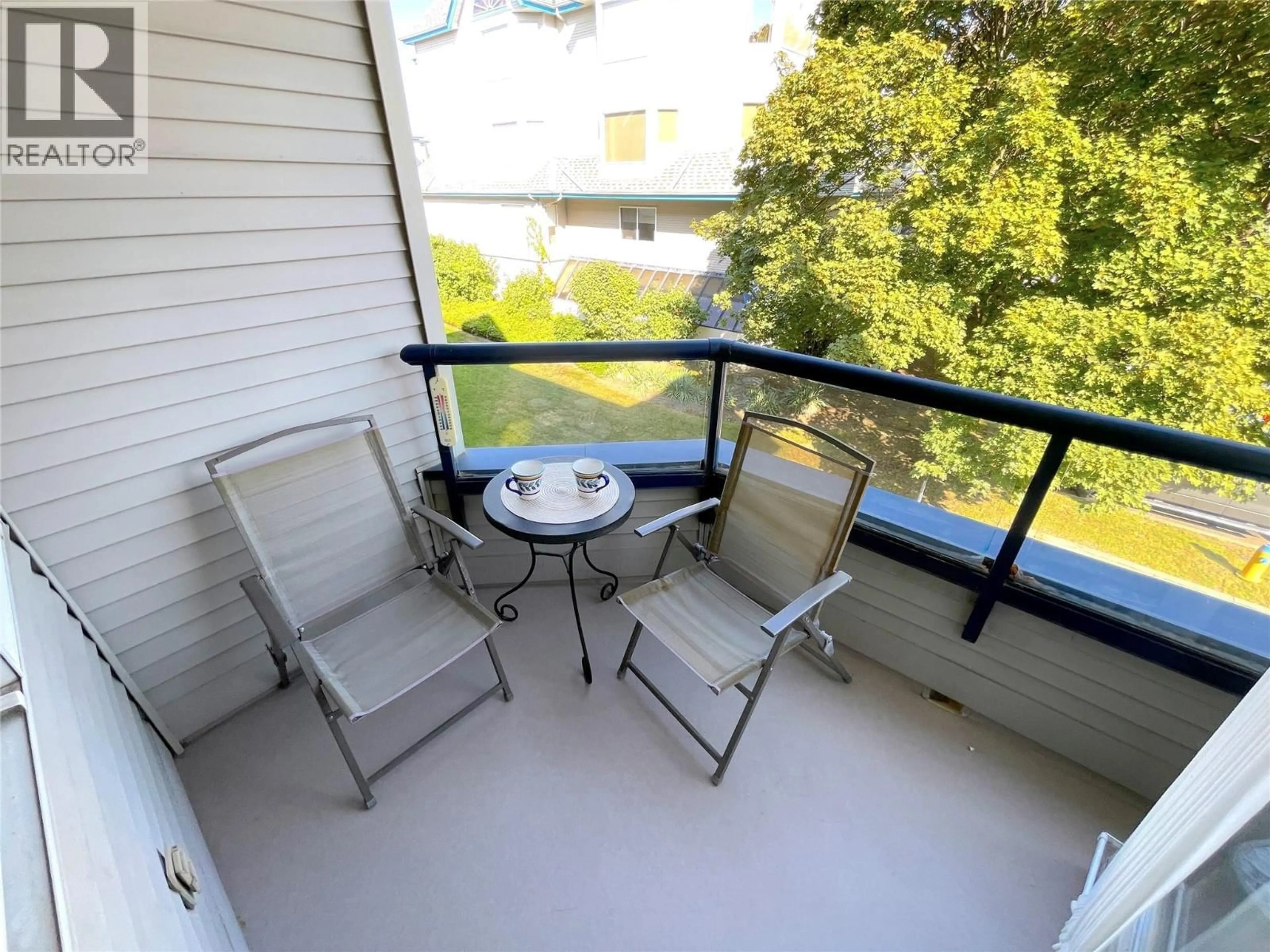 Balcony in the apartment, water/lake/river/ocean view for 204 - 3157 CASORSO ROAD, Kelowna British Columbia V1W3J4
