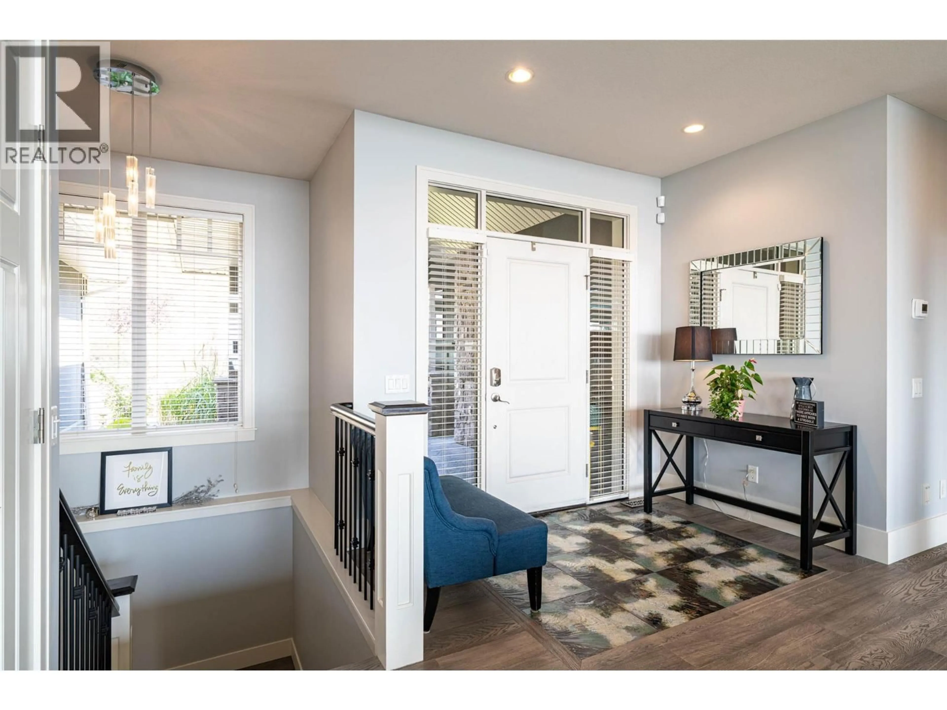 Indoor entryway for 6905 FOOTHILLS DRIVE, Vernon British Columbia V1B4B1