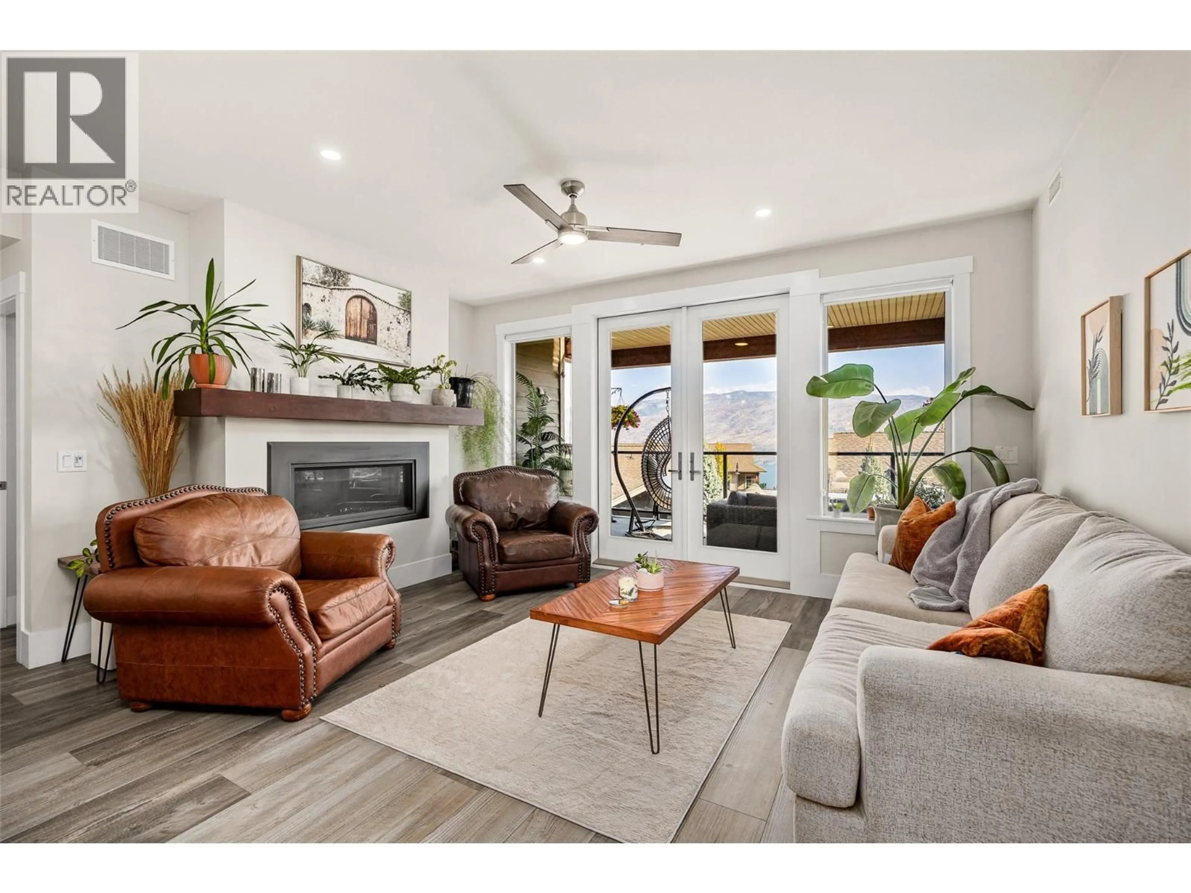 Living room with furniture, unknown for 224 - 4000 REDSTONE CRESCENT, Peachland British Columbia V0H1X5