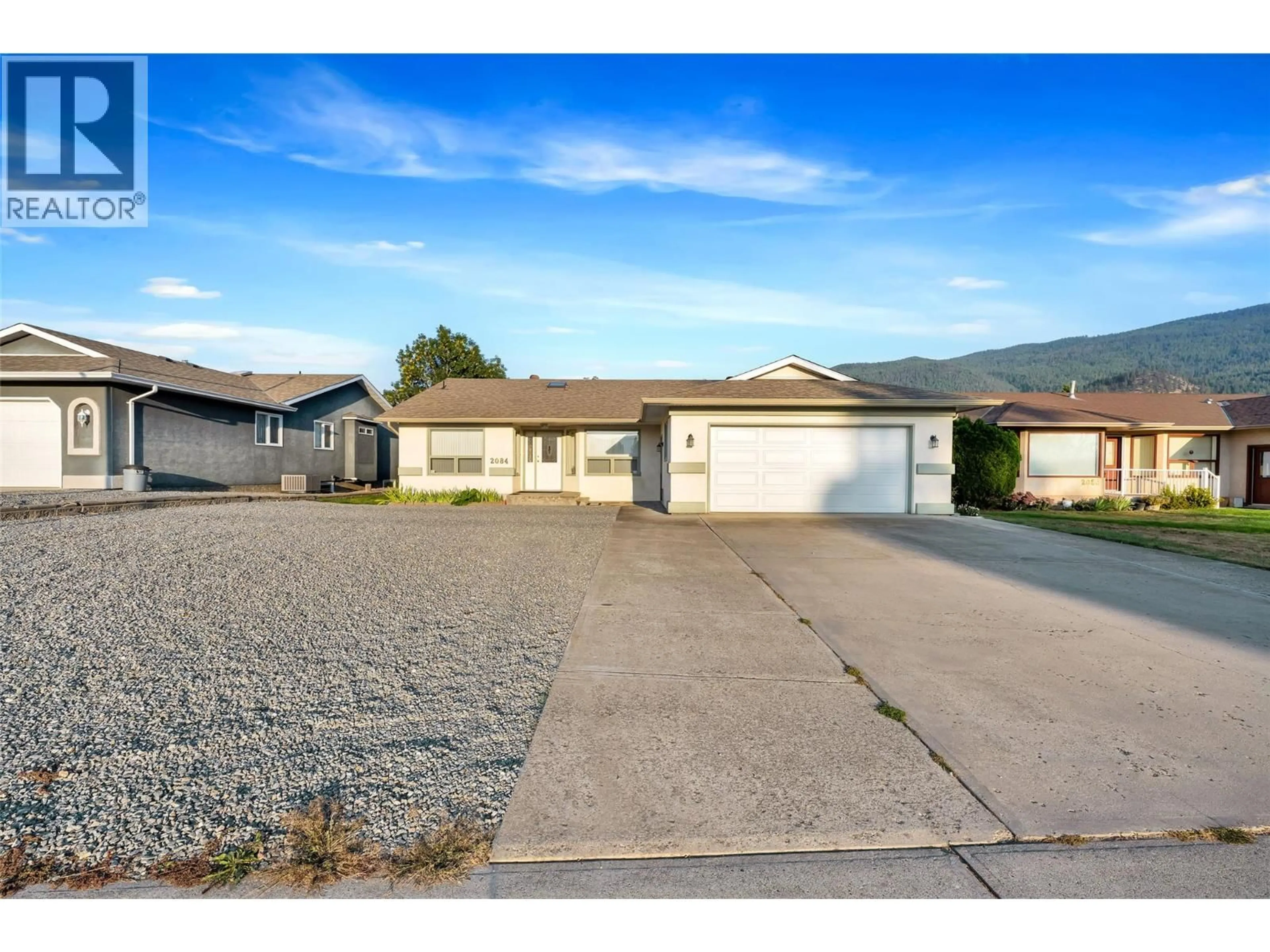 A pic from outside/outdoor area/front of a property/back of a property/a pic from drone, street for 2084 OKANAGAN STREET, Armstrong British Columbia V4Y0C4