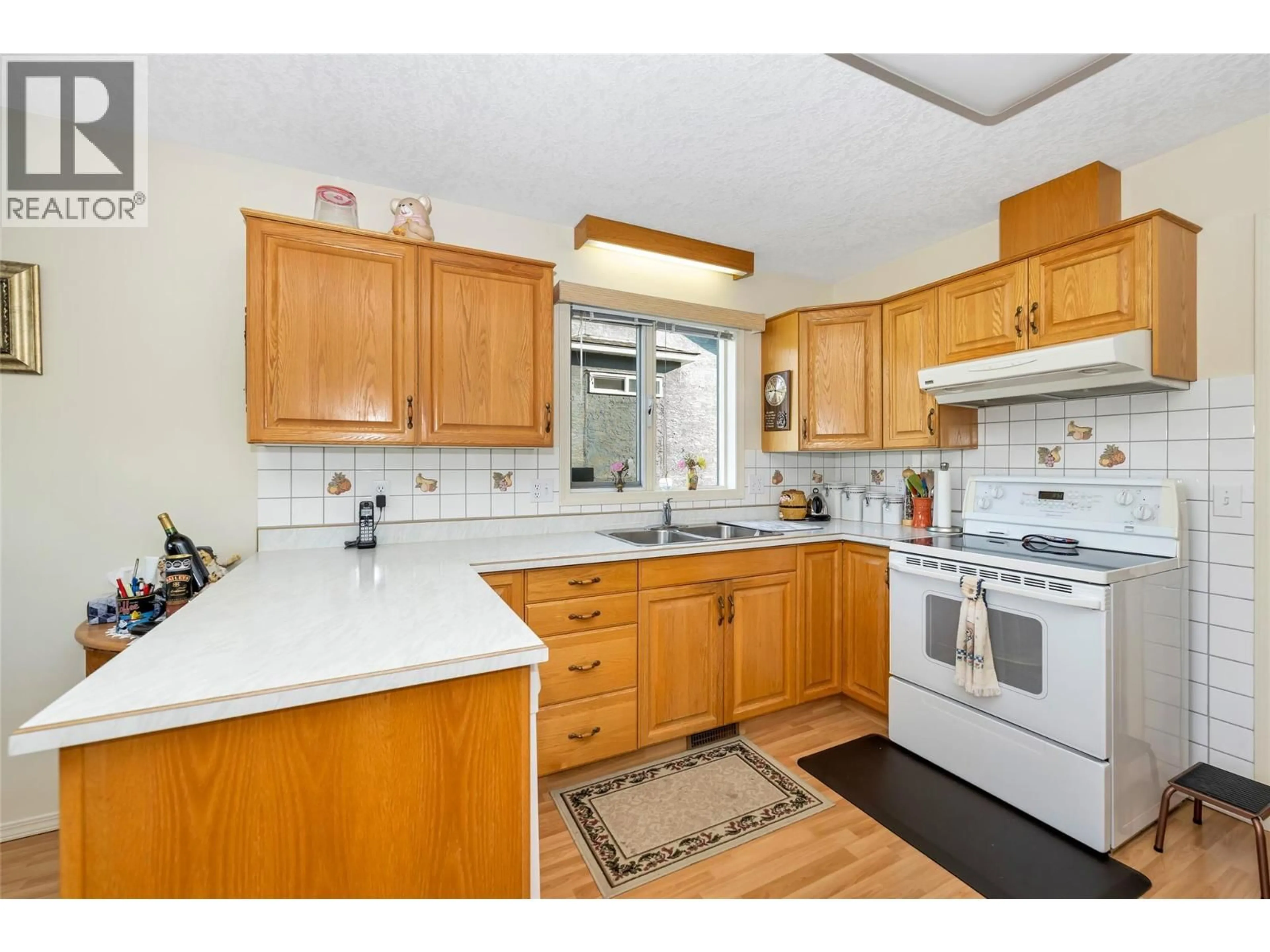 Standard kitchen, unknown for 2084 OKANAGAN STREET, Armstrong British Columbia V4Y0C4
