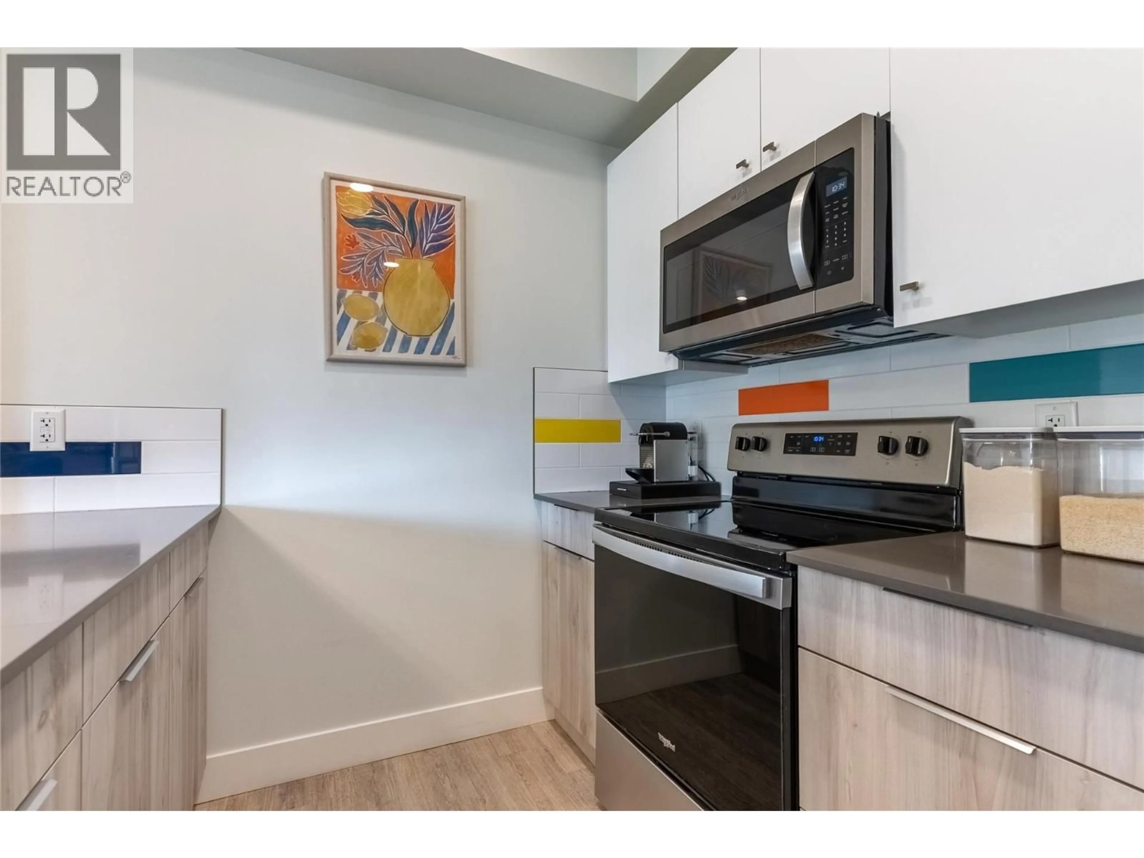 Standard kitchen, unknown for 311 - 107 YEW STREET, Kamloops British Columbia V2B4A1