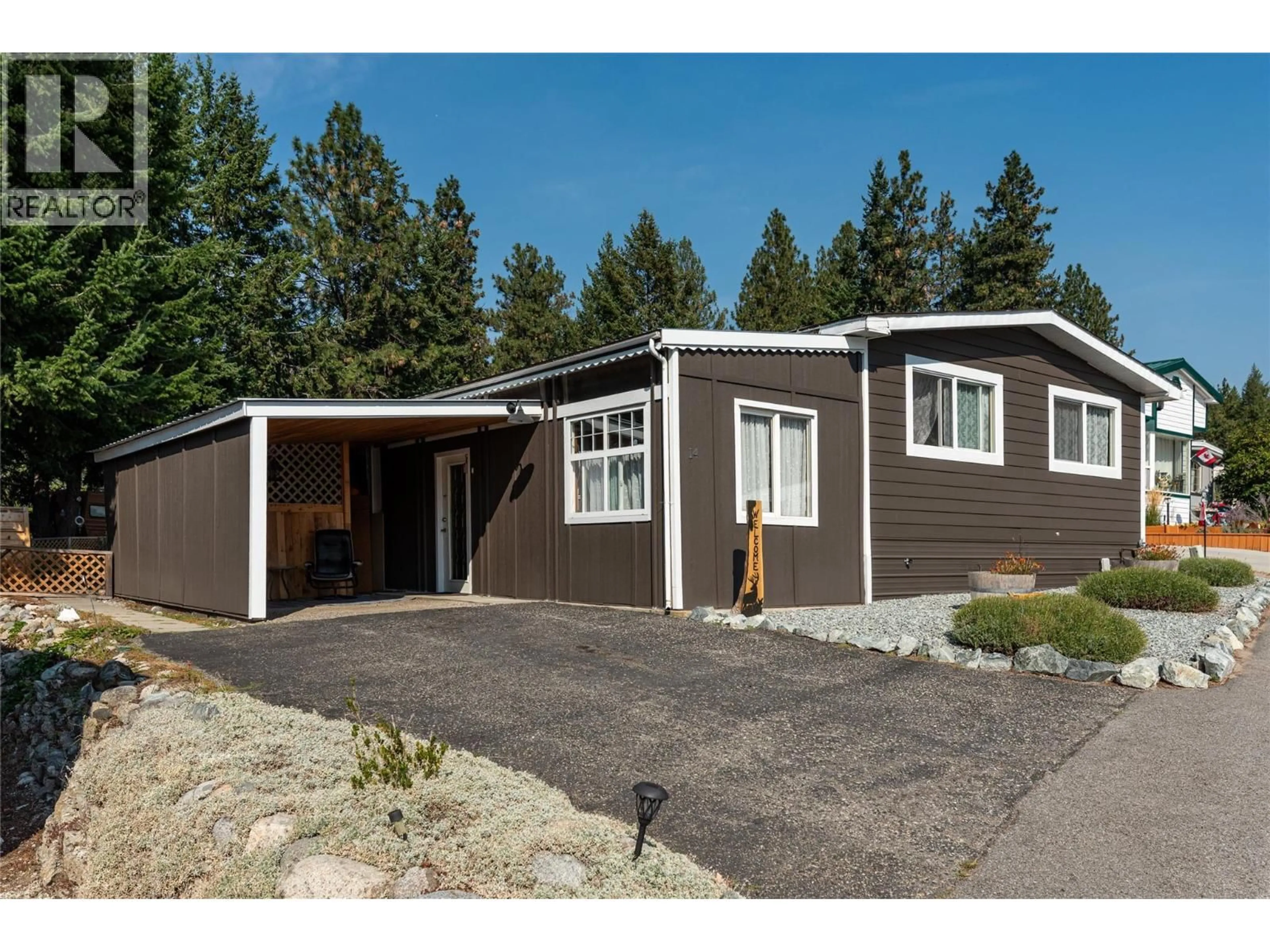 Home with vinyl exterior material, street for 14 - 5371 PRINCETON ROAD, Peachland British Columbia V0H1X4