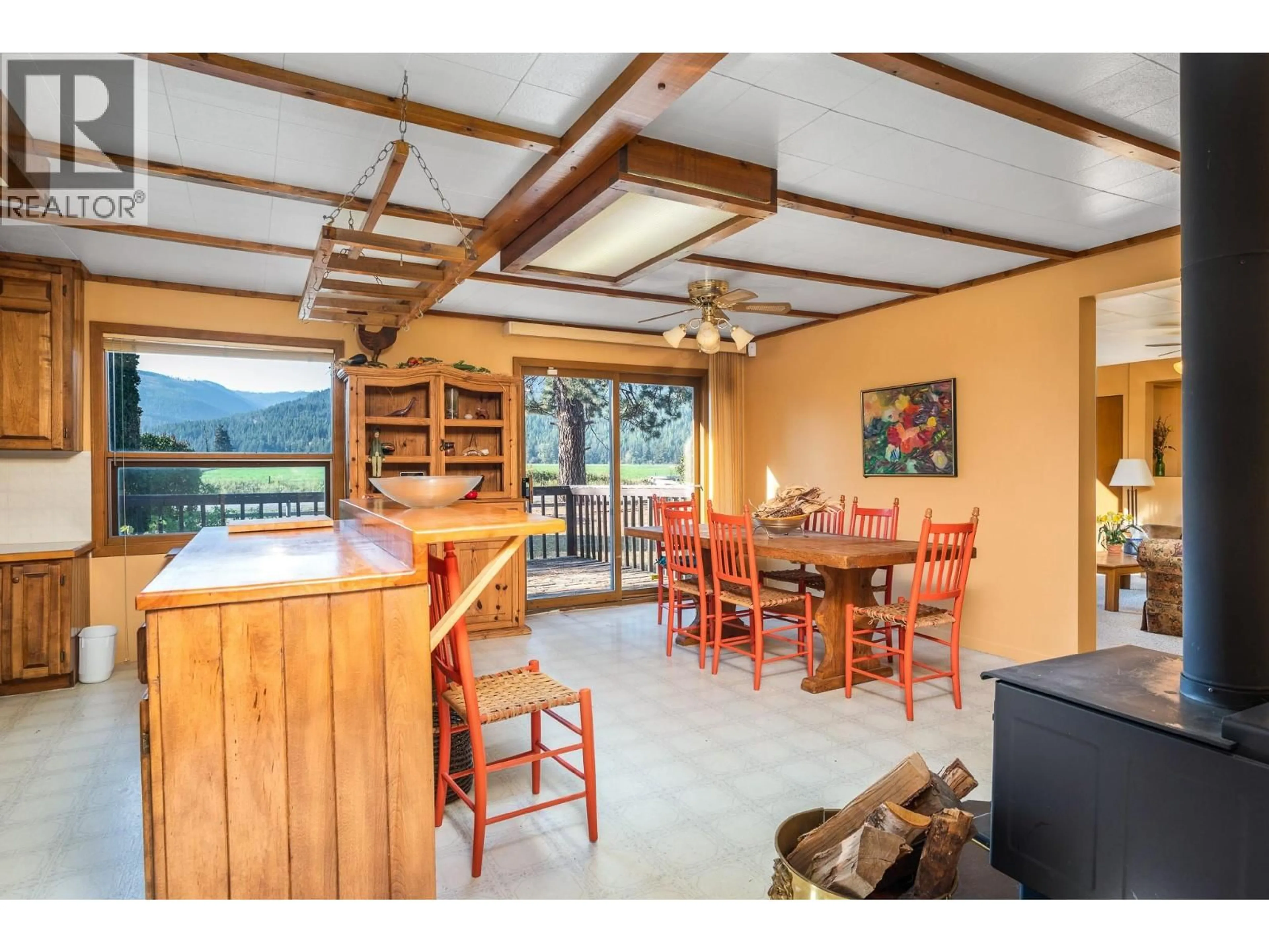 Open concept kitchen, unknown for 599 WHITEVALE ROAD, Lumby British Columbia V0E2G7
