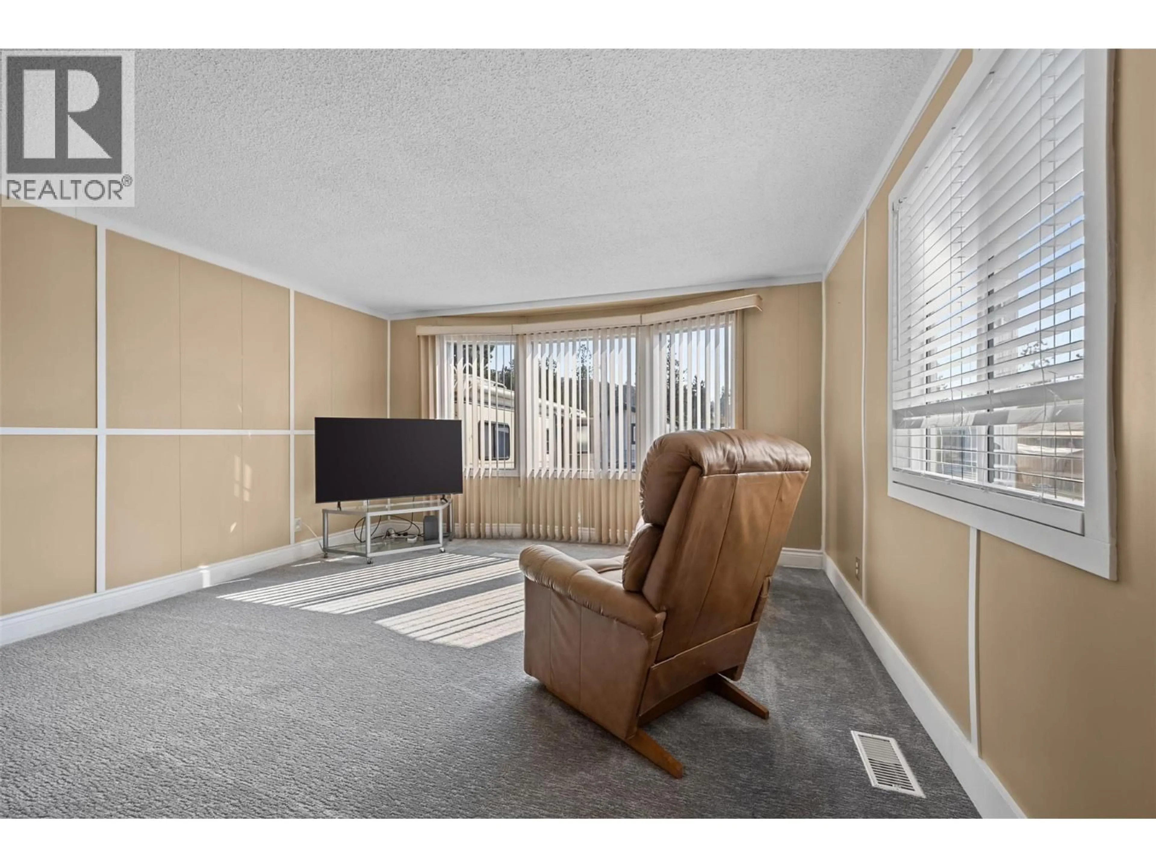 Living room with furniture, unknown for 250 - 2001 HIGHWAY 97 SOUTH HIGHWAY, West Kelowna British Columbia V1Z3E3