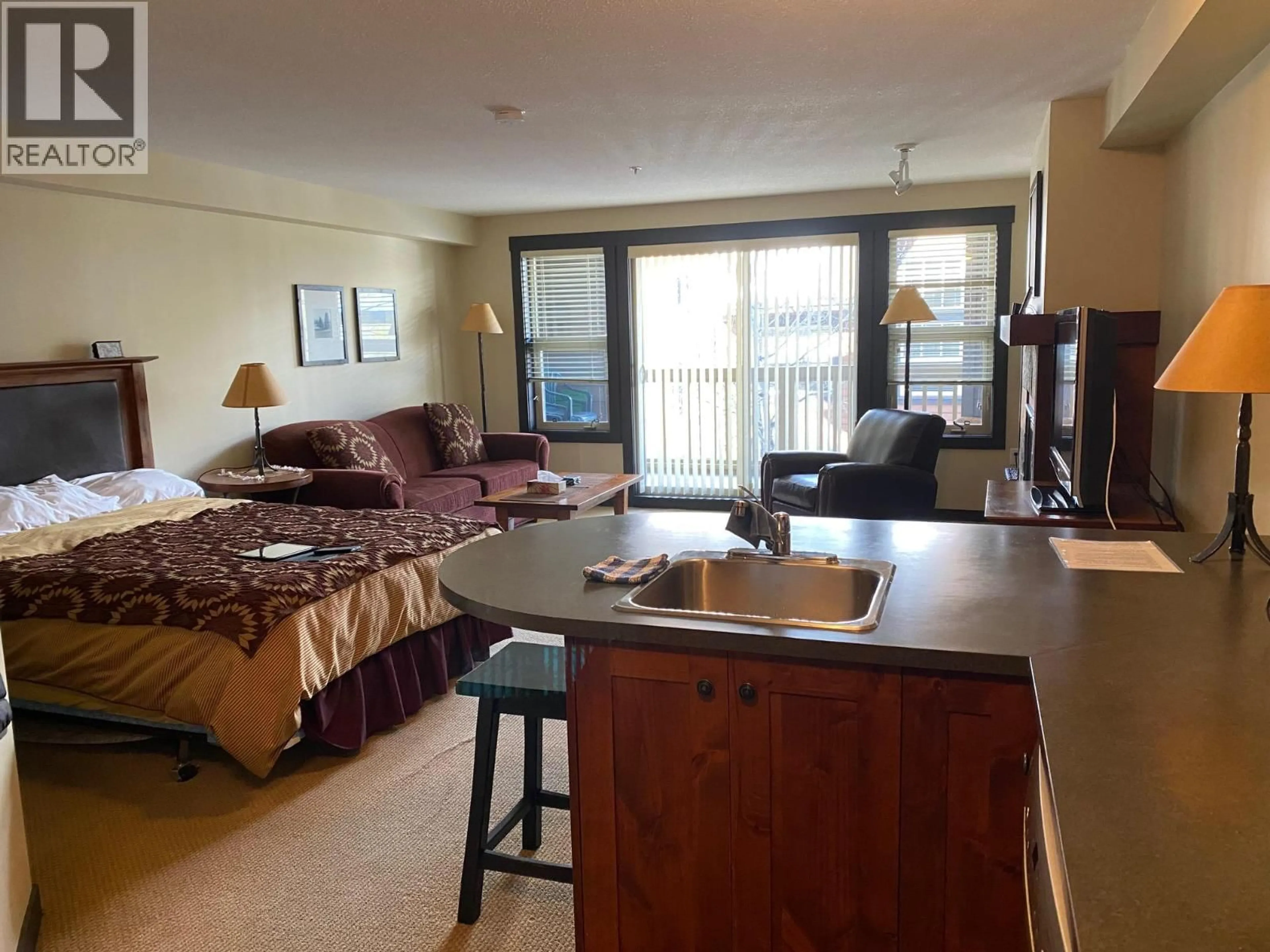 Living room with furniture, unknown for 311B - 2070 SUMMIT DRIVE, Panorama British Columbia V0A1T0